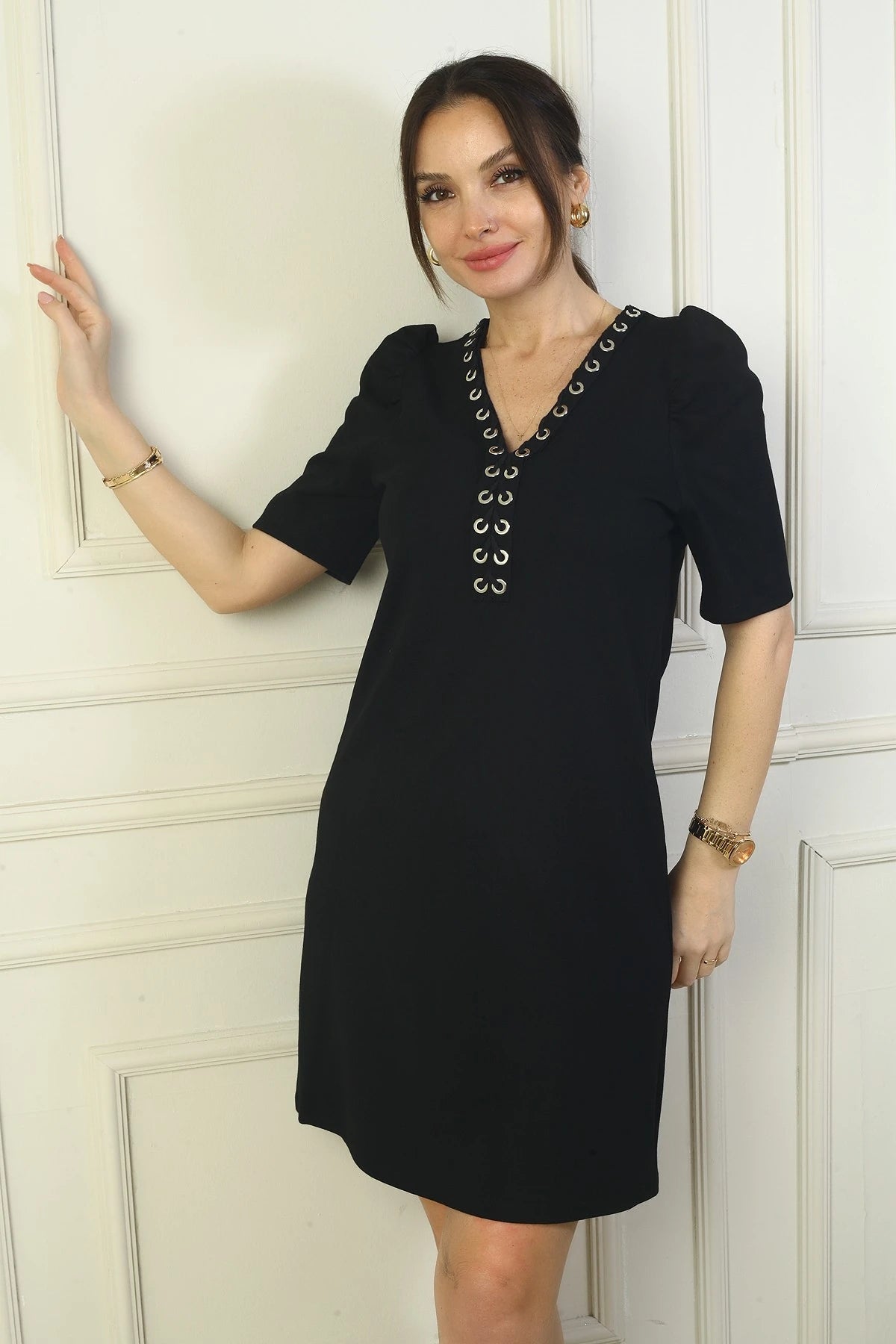 Image of Kadın Yaka Detaylı Kısa Karpuz Kollu Kısa Elbise