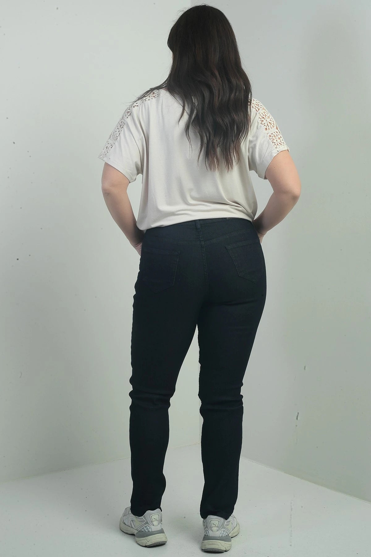 Image of Kadın Yüksek Bel Boru Paça Likralı Büyük Beden Kot Pantolon