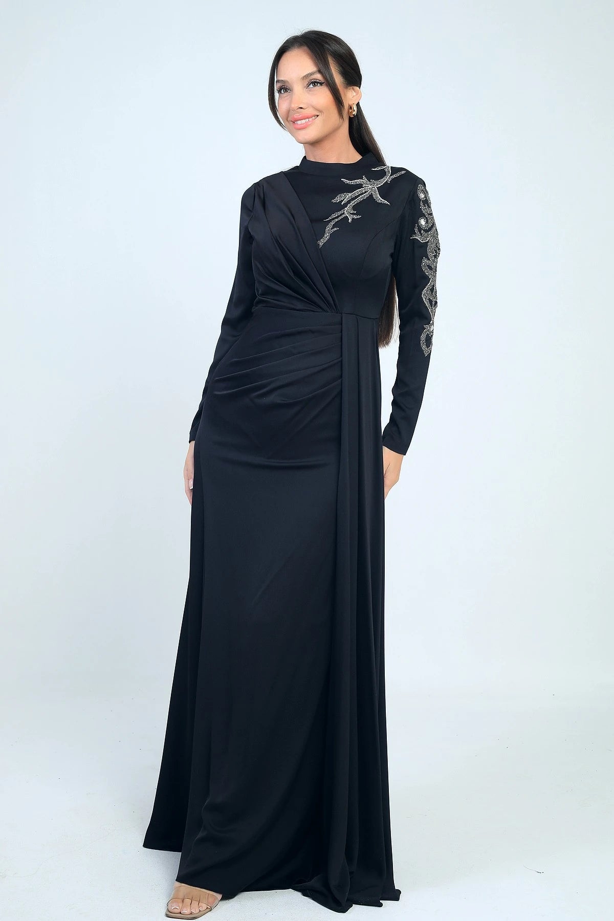 Image of Rochie hijab din crep satinat, cu imprimeu de pietre, cu încrețituri în față și căptușită