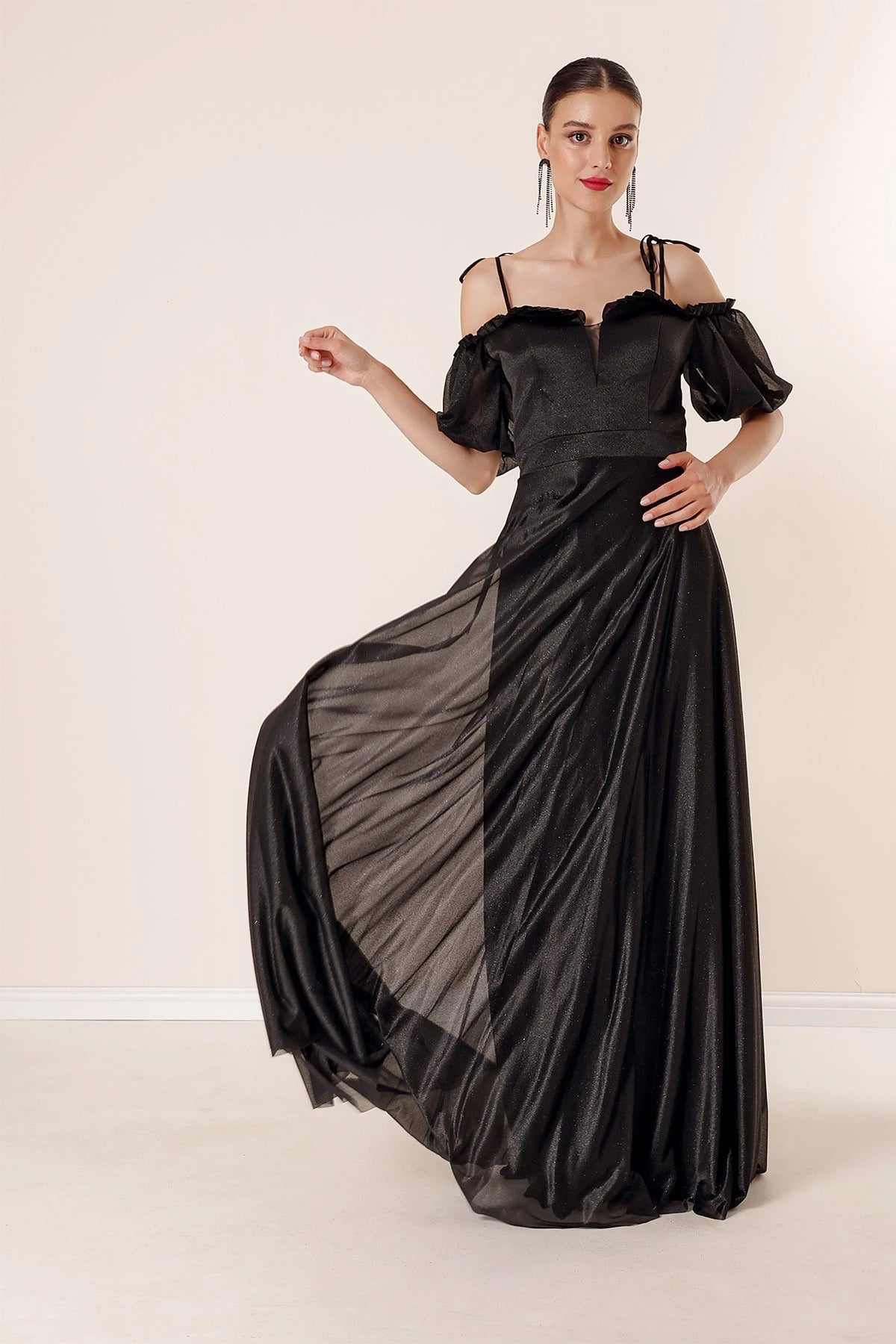 Image of Yakası Piliseli Balon Kollu Astarlı Simli Uzun Elbise