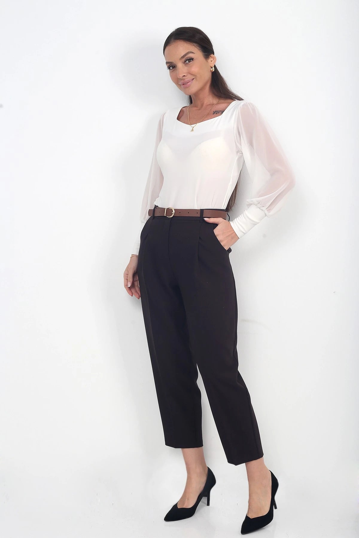 Image of Women's Pocketed Slim-Fit Pleated Ankle-Length Trousers