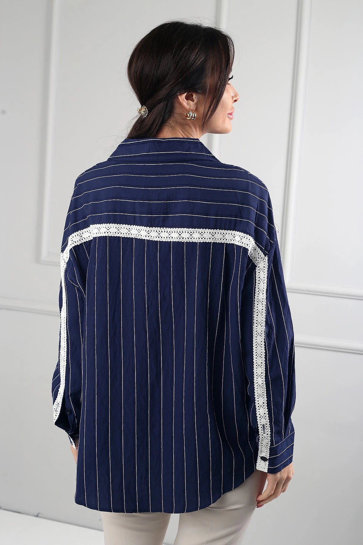 Image of Women's Striped Lace Embroidered Shirt