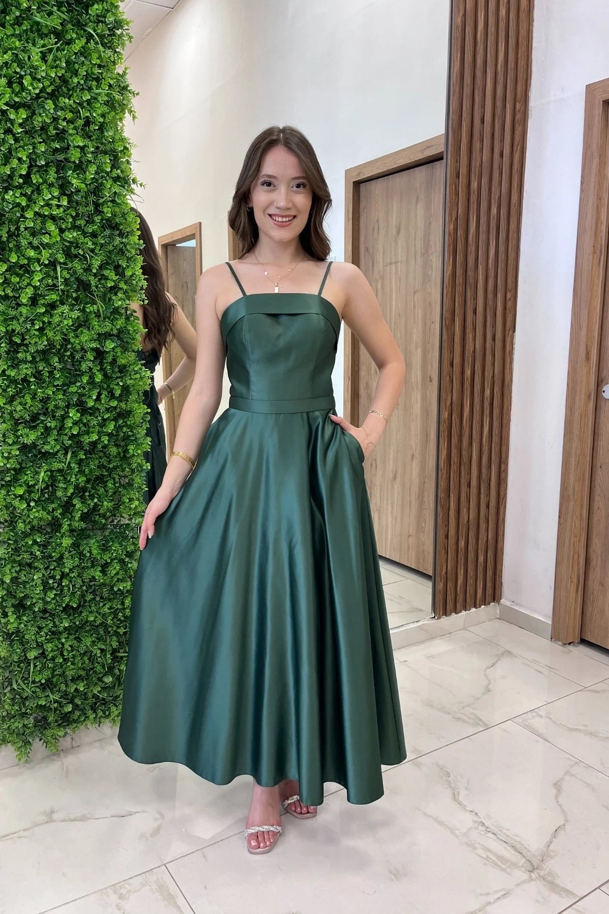 Image of Kadın İnce Askılı Astarlı Cepli Midi Saten Elbise