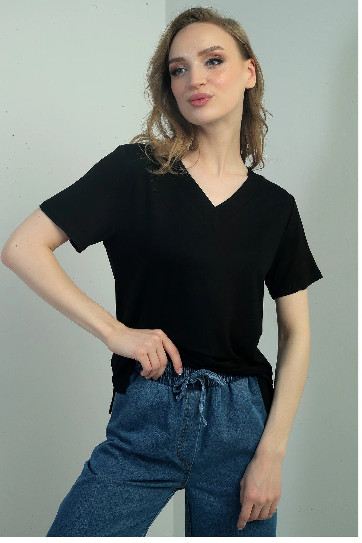 Image of Women's V-Neck Short-Sleeve Blouse with Slit
