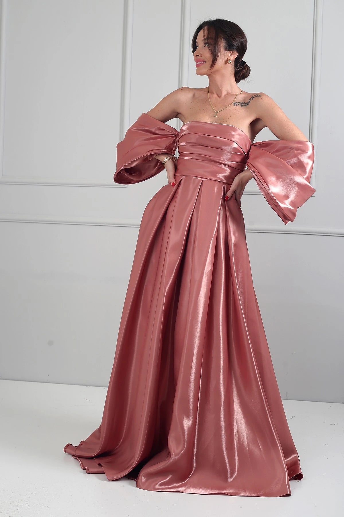 Image of Women's Strapless Balloon Sleeve Lined Pleated Pocket Taffeta Long Dress