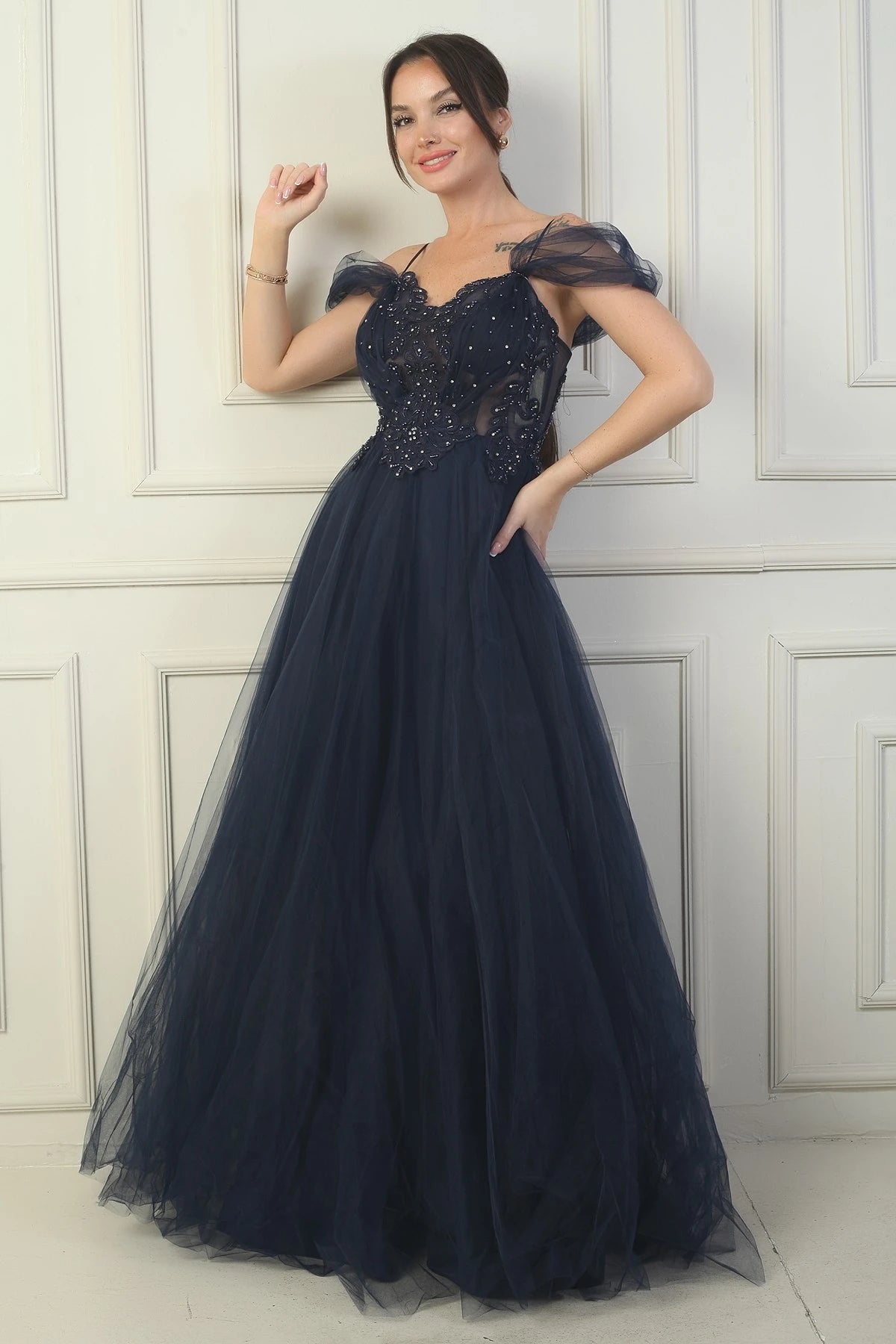 Image of Women's Front and Back V-Neck Lined Dropped Sleeves Princess Evening Dress with Applique Embroidery on Top