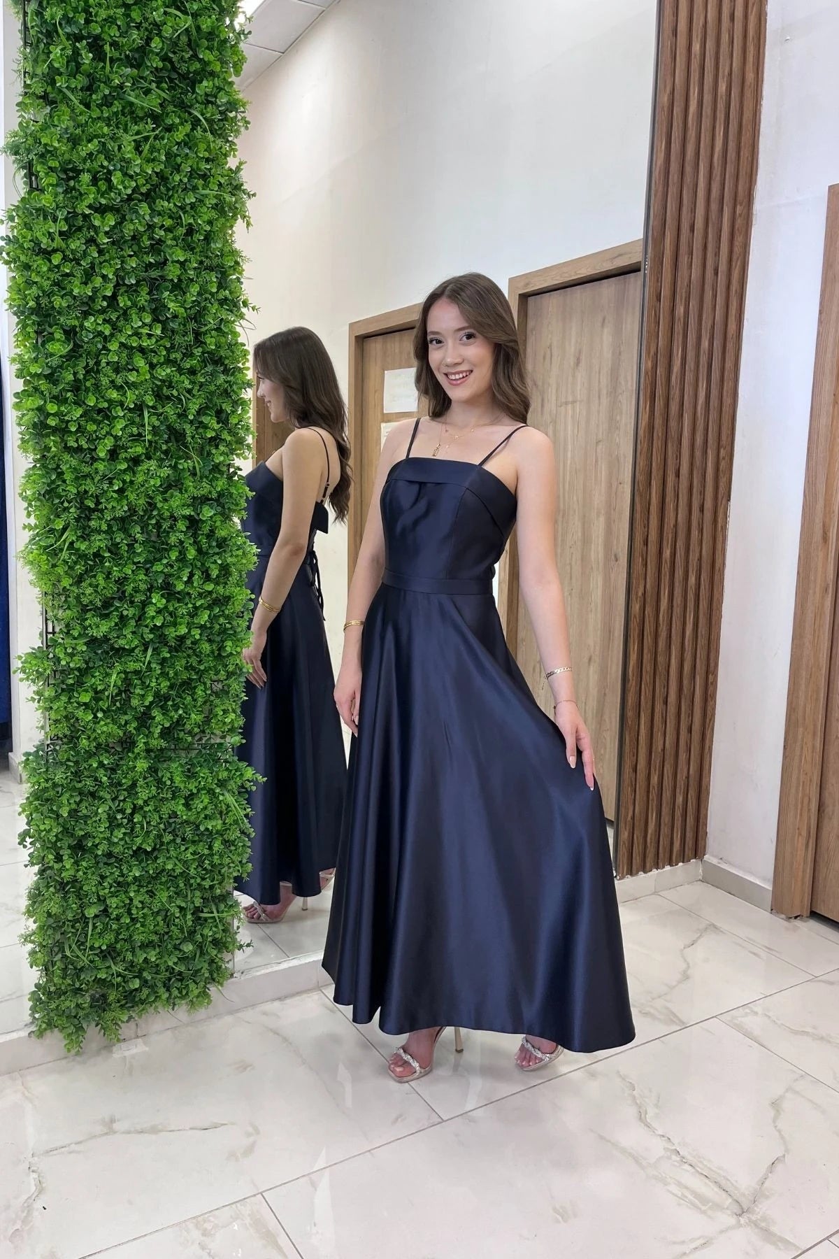 Image of Kadın İnce Askılı Astarlı Cepli Midi Saten Elbise