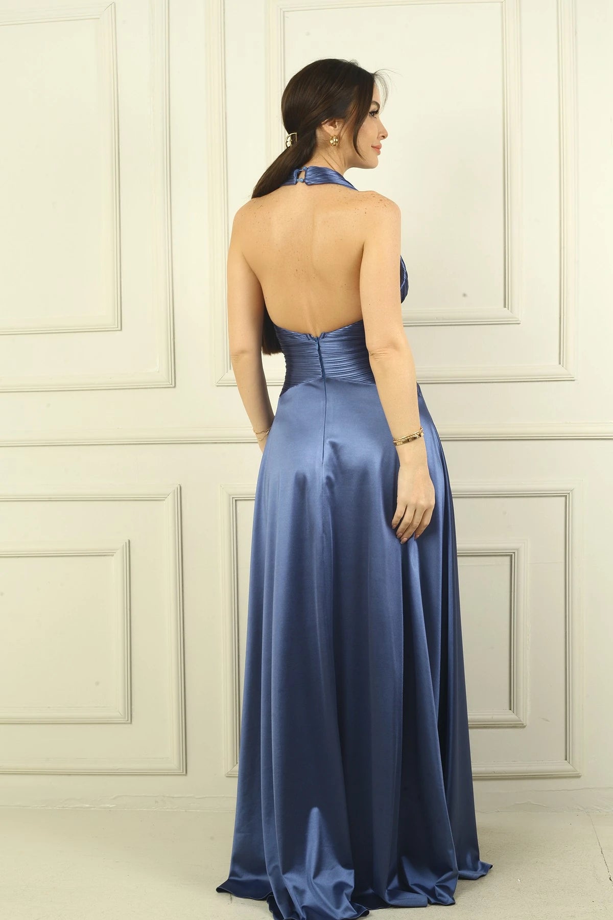 Image of Women's V-Neck Backless Pleated Knitted Satin Long Dress