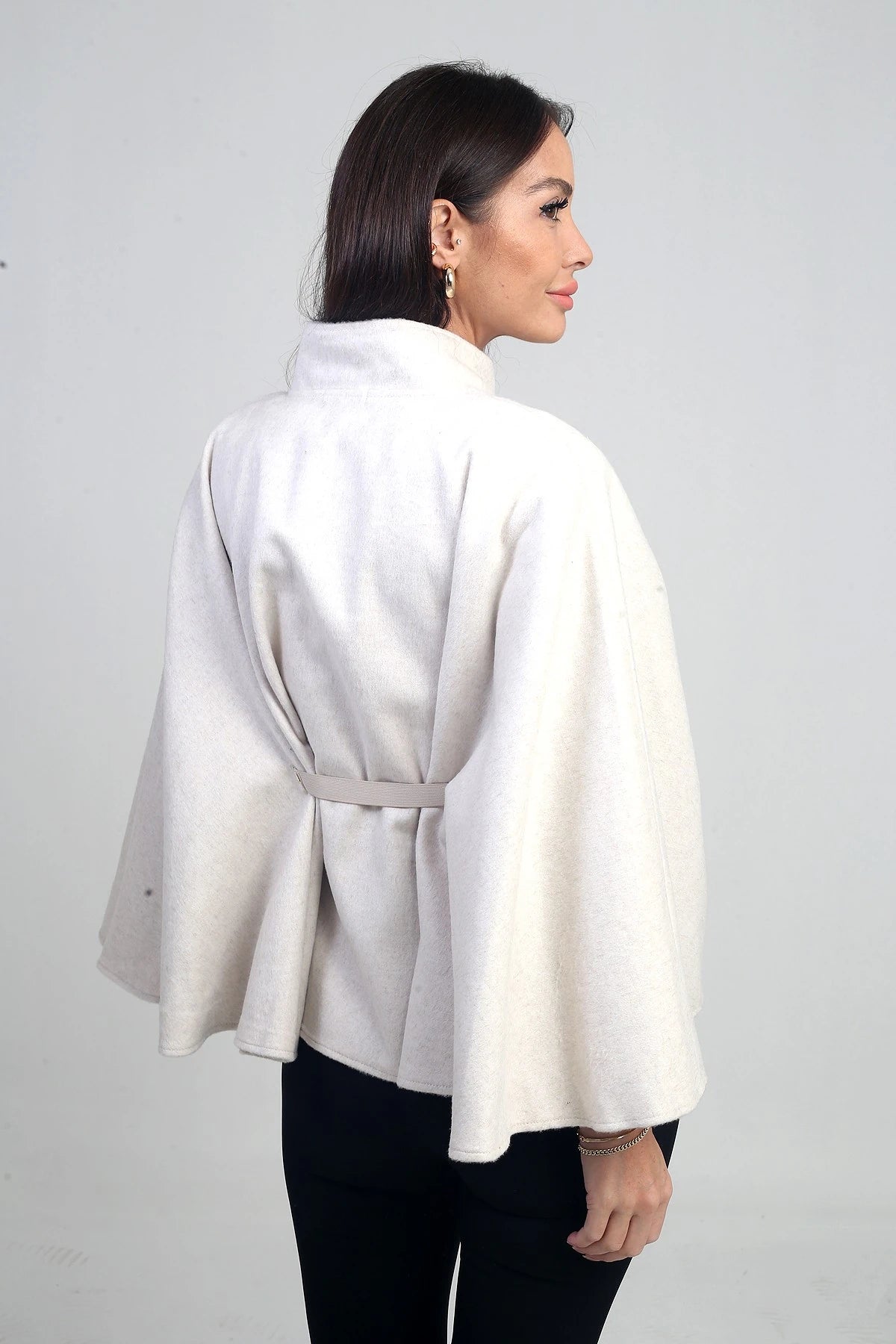 Image of Women's Single-Button Belted Cashmere Poncho