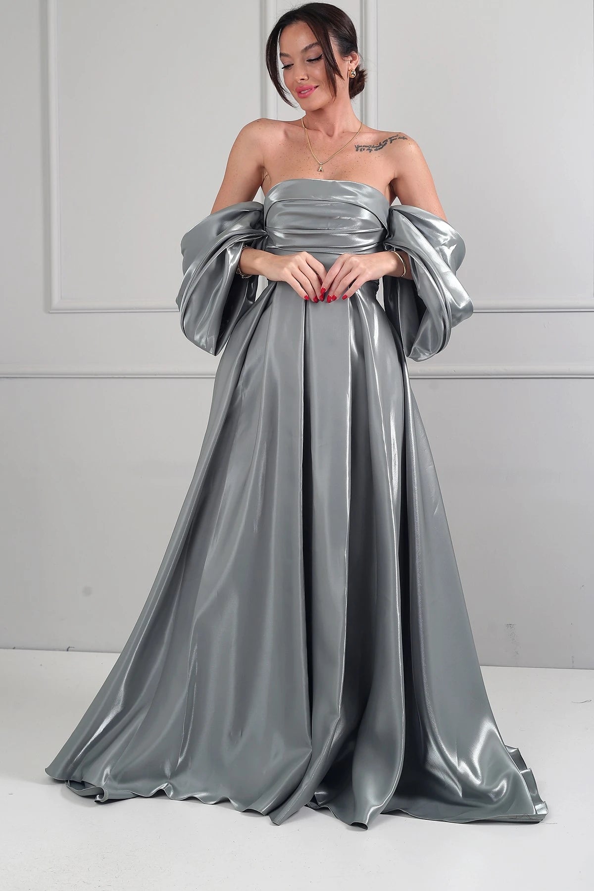 Image of Women's Strapless Balloon Sleeve Lined Pleated Pocket Taffeta Long Dress