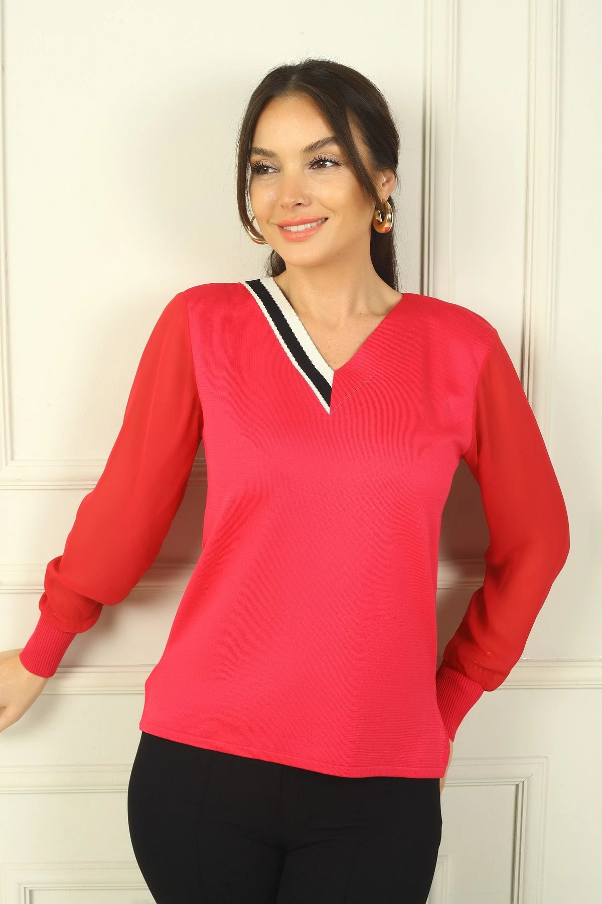 Image of Kadın V Yaka Yarısı Şeritli Kolları Şifon Kazak