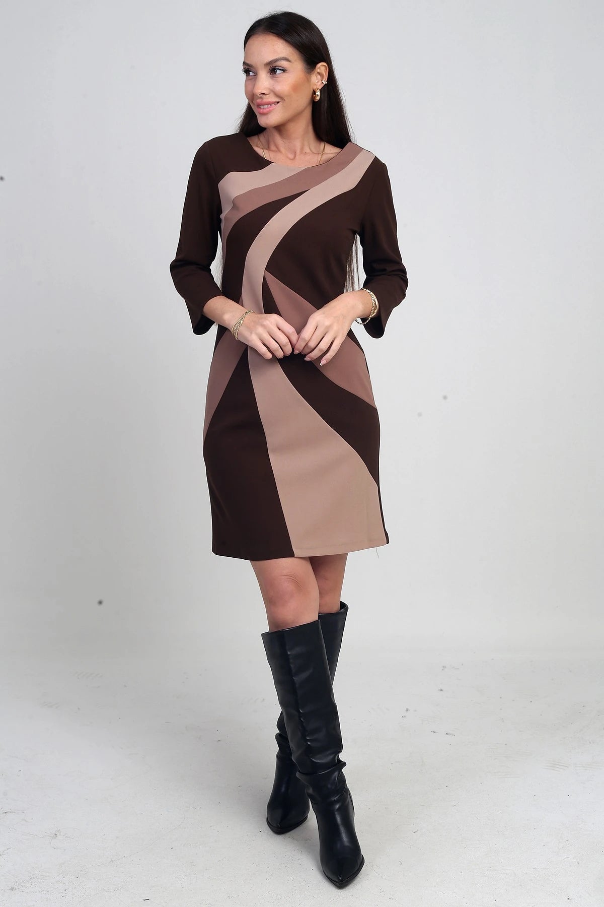 Image of Rochie scurtă din crep cu model geometric și căptușire pentru femei