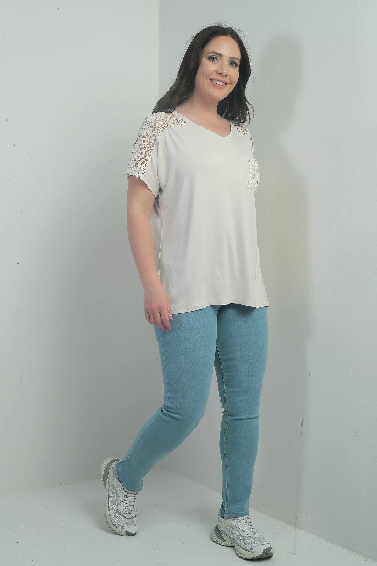 Image of Women's High Waist Straight Leg Lycra Plus Size Jeans
