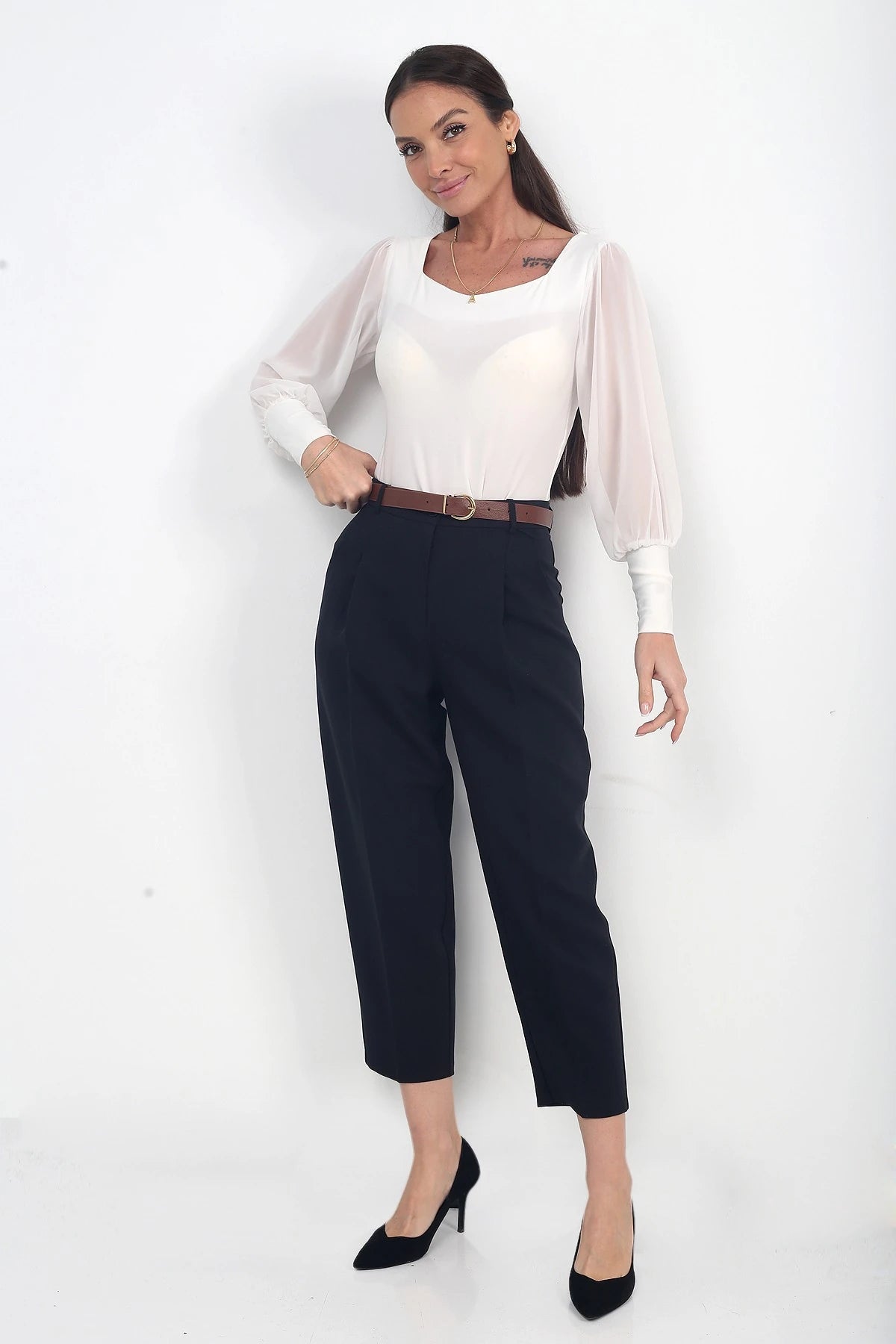 Image of Women's Pocketed Slim-Fit Pleated Ankle-Length Trousers