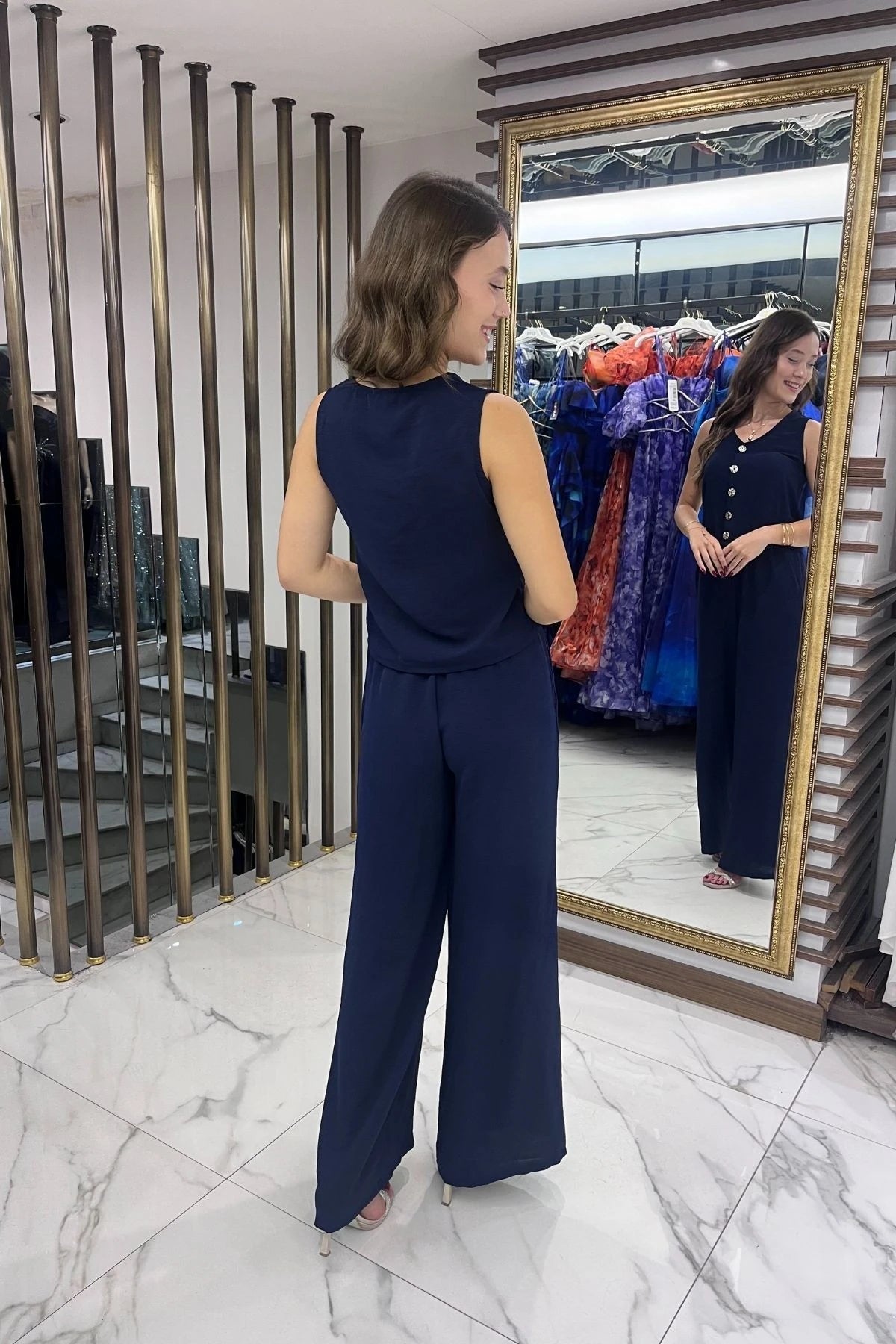 Image of Bluză pentru femei cu decolteu în V și nasturi în față, talie elastică, pantaloni palazzo cu buzunare, set de 2 piese Ayrobin