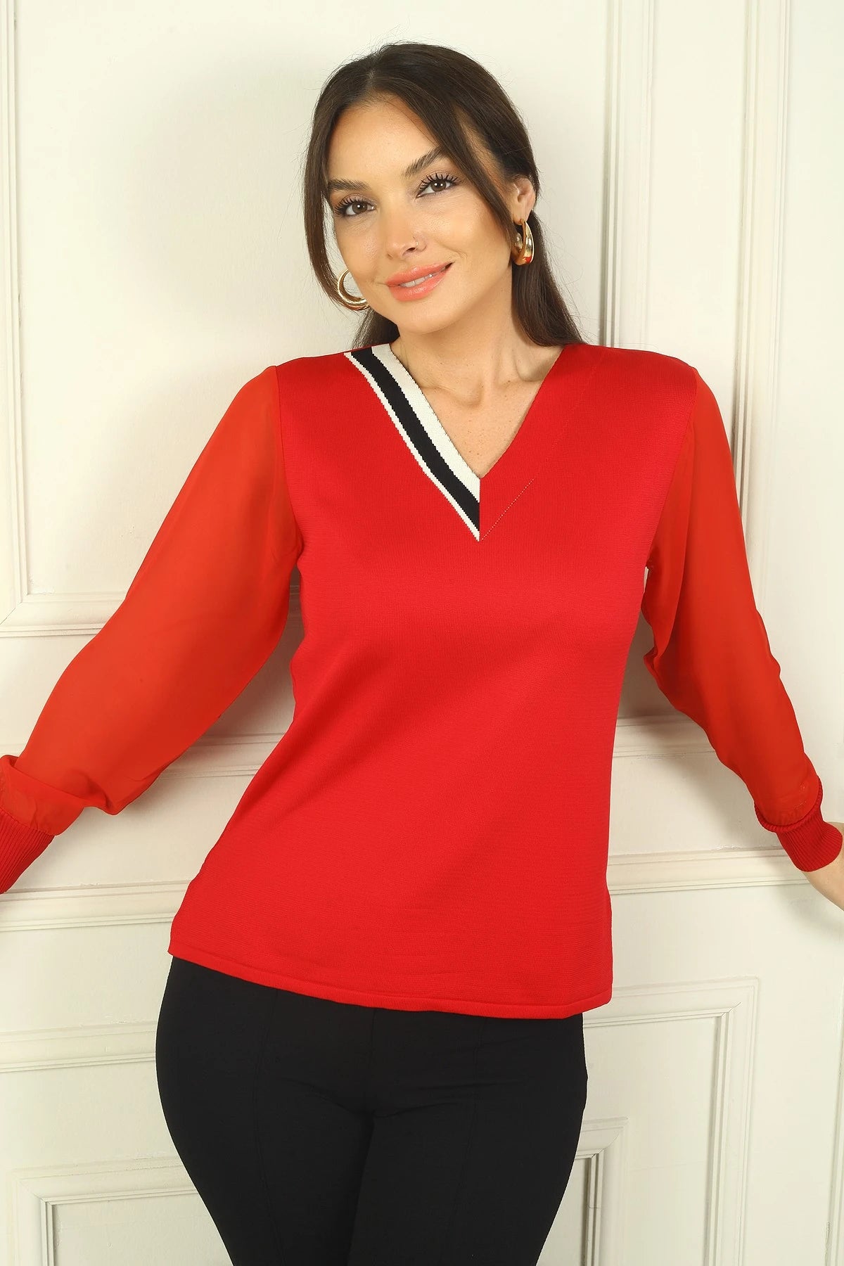 Image of Kadın V Yaka Yarısı Şeritli Kolları Şifon Kazak