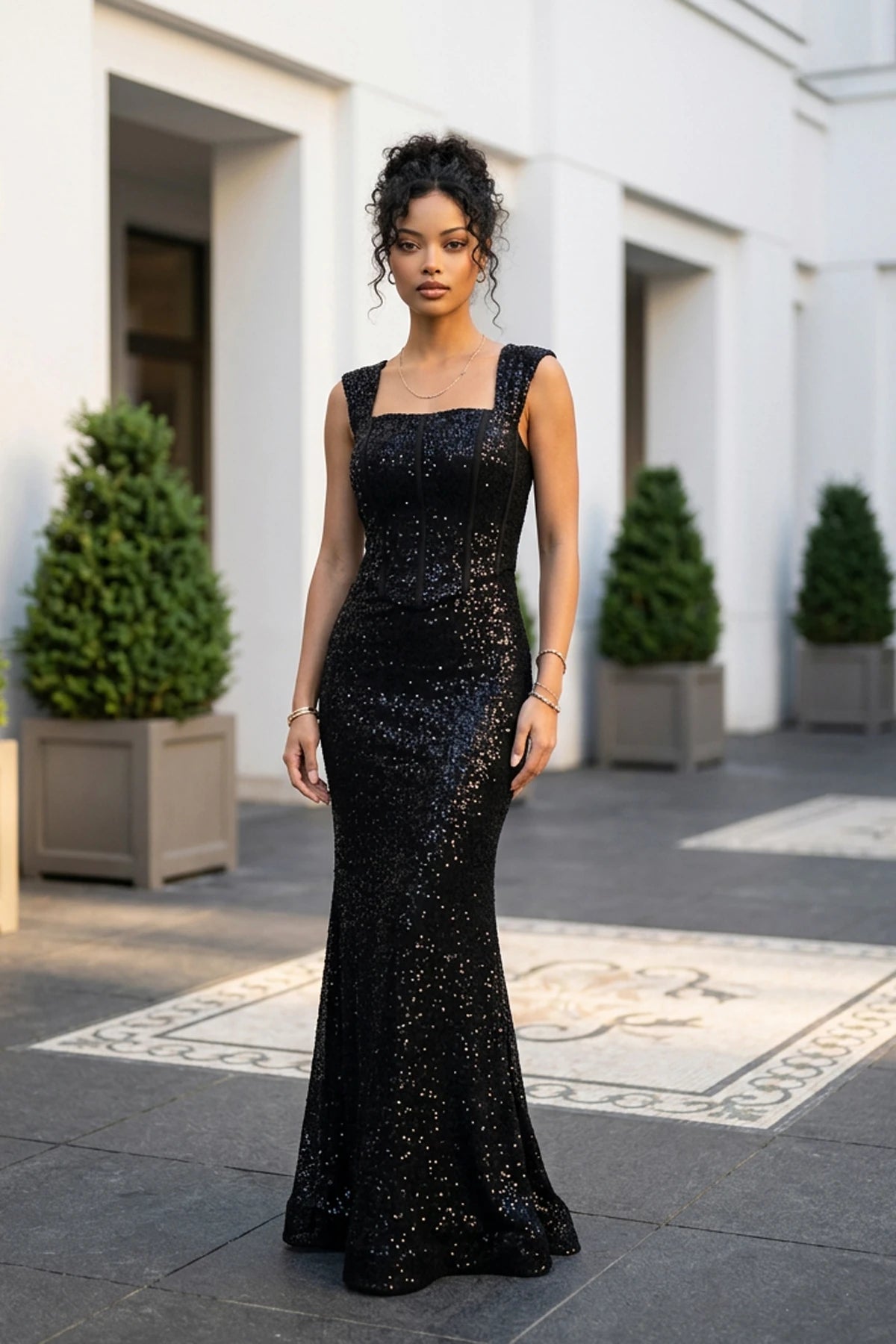 Image of Women's Strapless Bustier Low-Sleeved Lined Mesh Fishtail Dress with Waistband