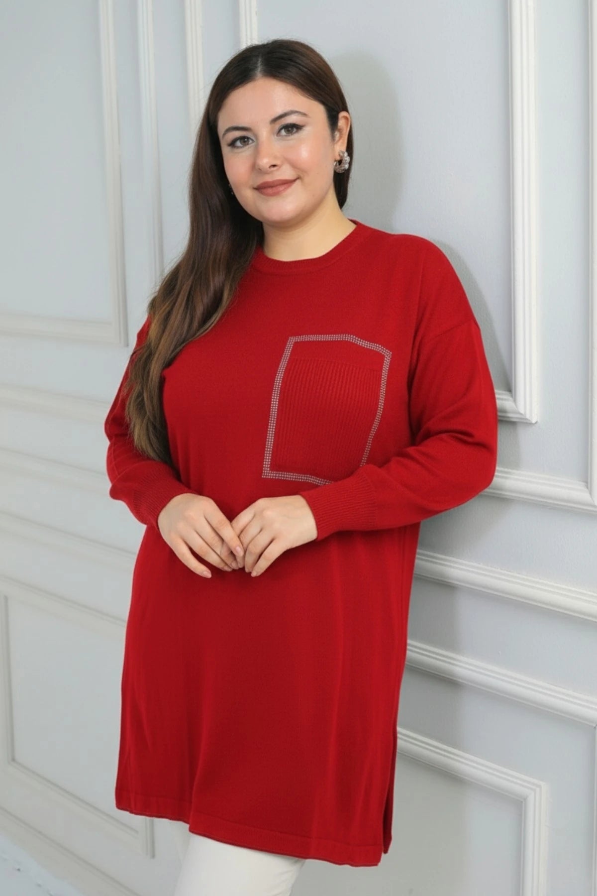 Image of Women's Plus Size Knitted Tunic Blouse with Single Front Pocket and Stone Print Detail