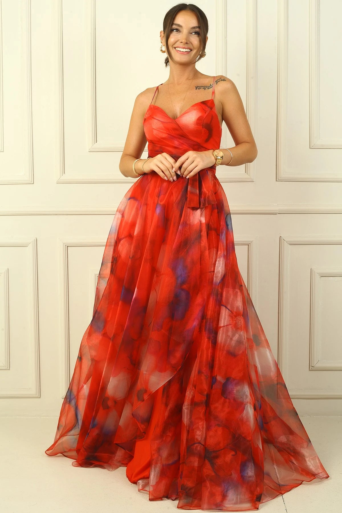 Image of Rochie lungă din organza, cu imprimeu floral și șireturi în față, cu bretele la spate