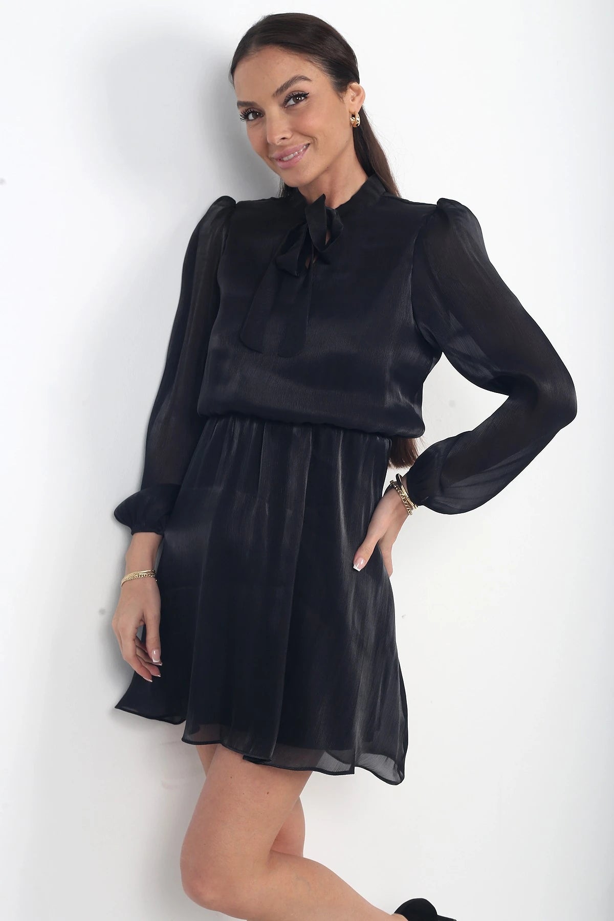 Image of Women's Short Dress with Lace-Up Collar, Lined, and Elastic Waist, Made of Chiffon and Satin.