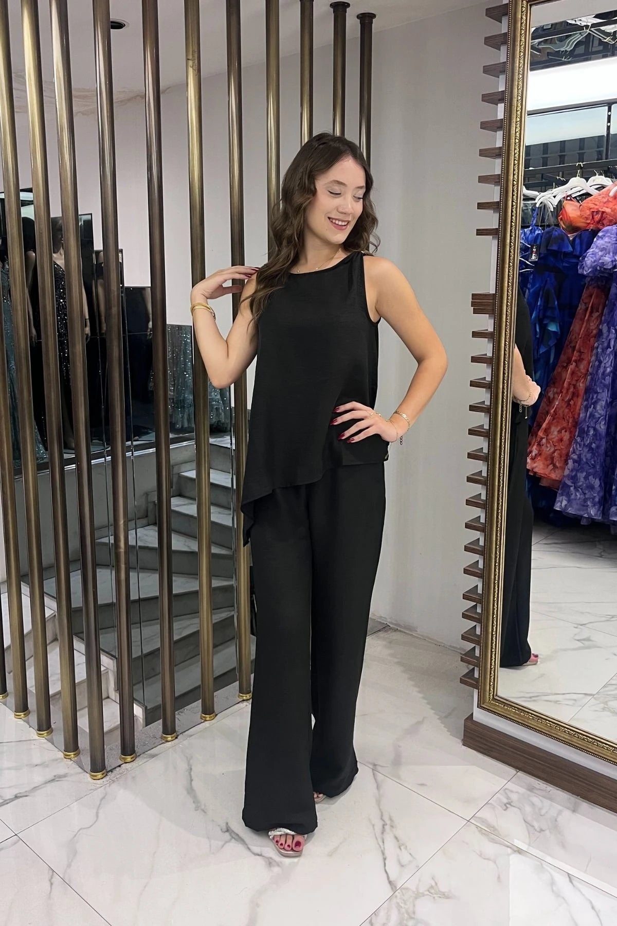 Image of Kadın Toka Detaylı Eteği Asimetrik Bluz Beli Lastikli Cepli Palazzo Pantolon Keten 2'li Takım