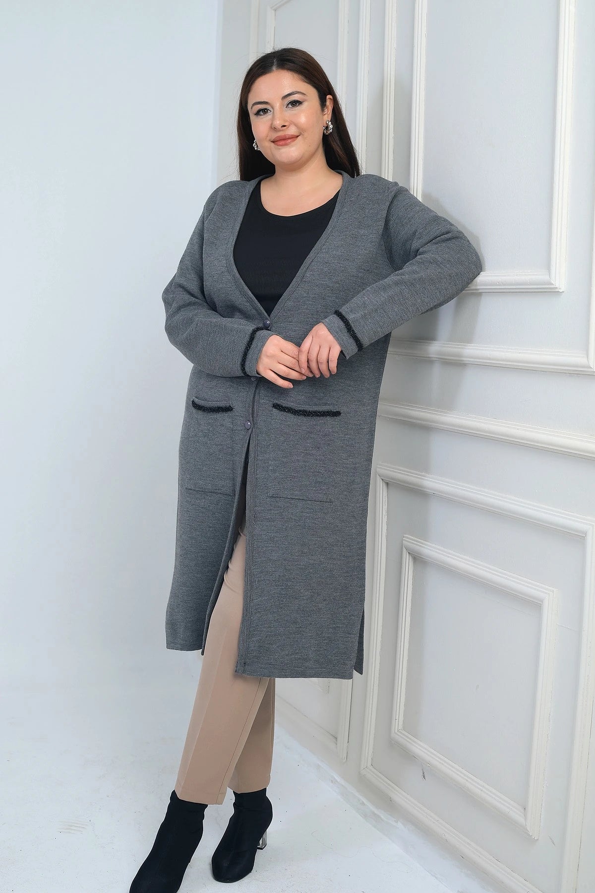 Image of Women's Plus Size Long Knit Cardigan with Pockets and Stripe Detail