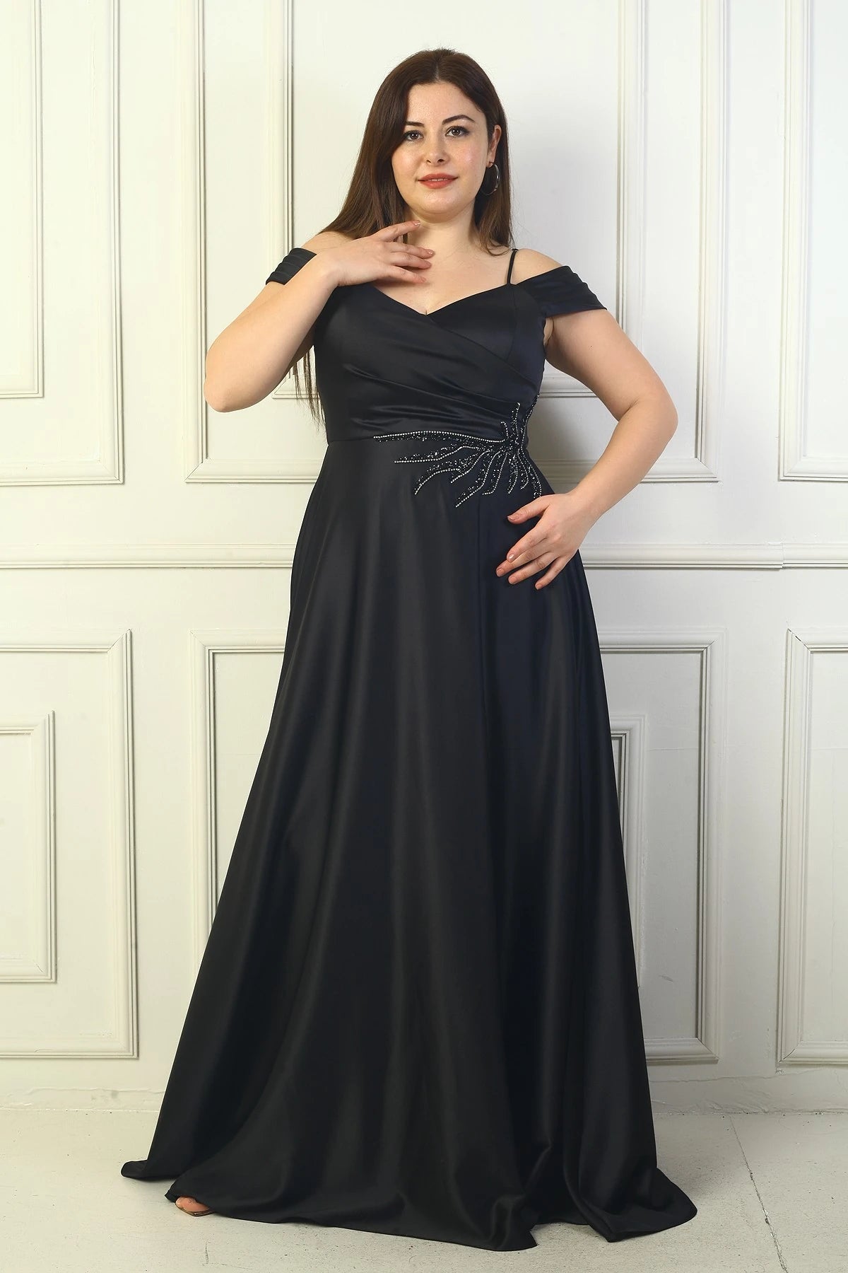 Image of Rochie de seară lungă din satin pentru femei, cu decolteu în V, bretele, mâneci căzute, cu imprimeu, mărime plus