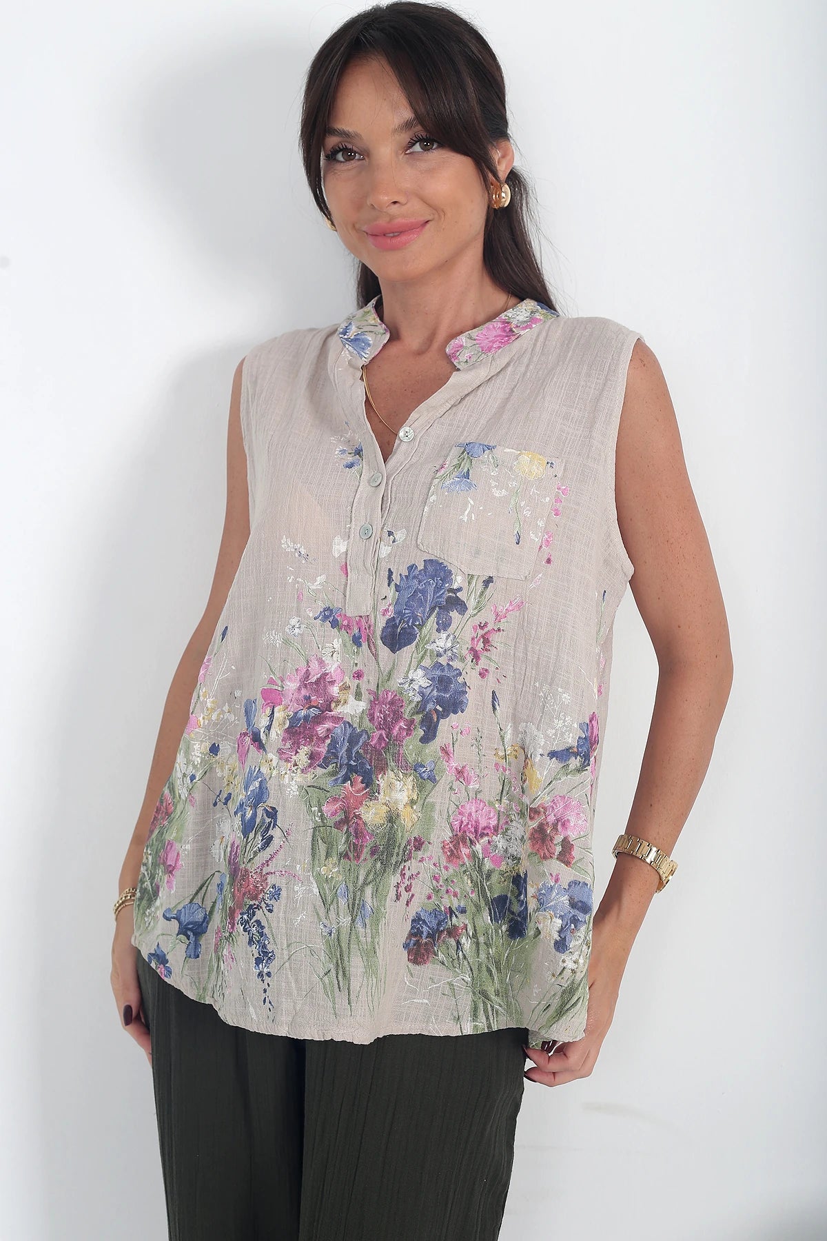 Image of Kadın İtalyan Cotton Sıfır Kol Çiçekli Tek Cepli Bluz