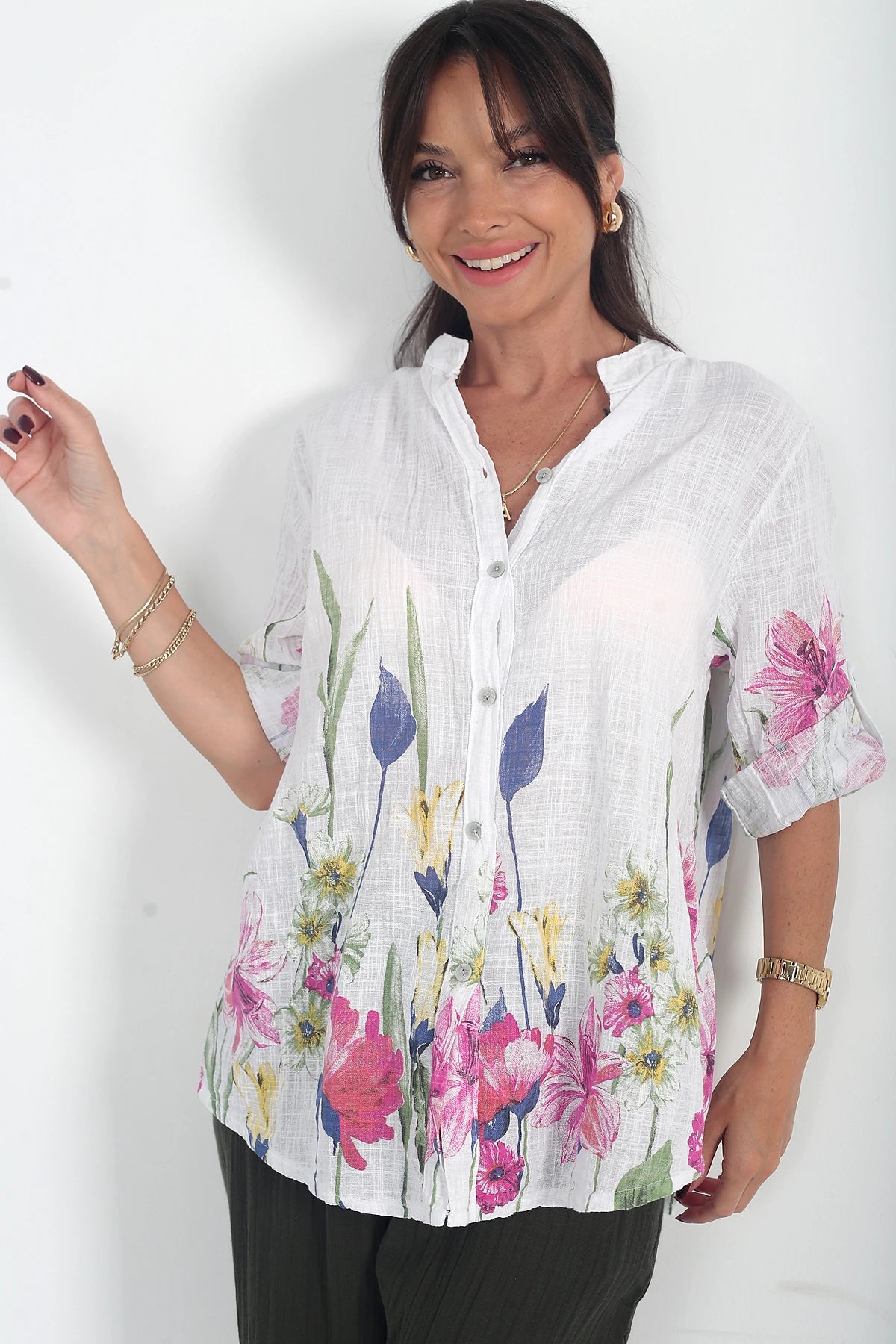 Image of Kadın İtalyan Etek Uçları Ve Kolları Büyük Çiçekli Oversize Cotton Gömlek