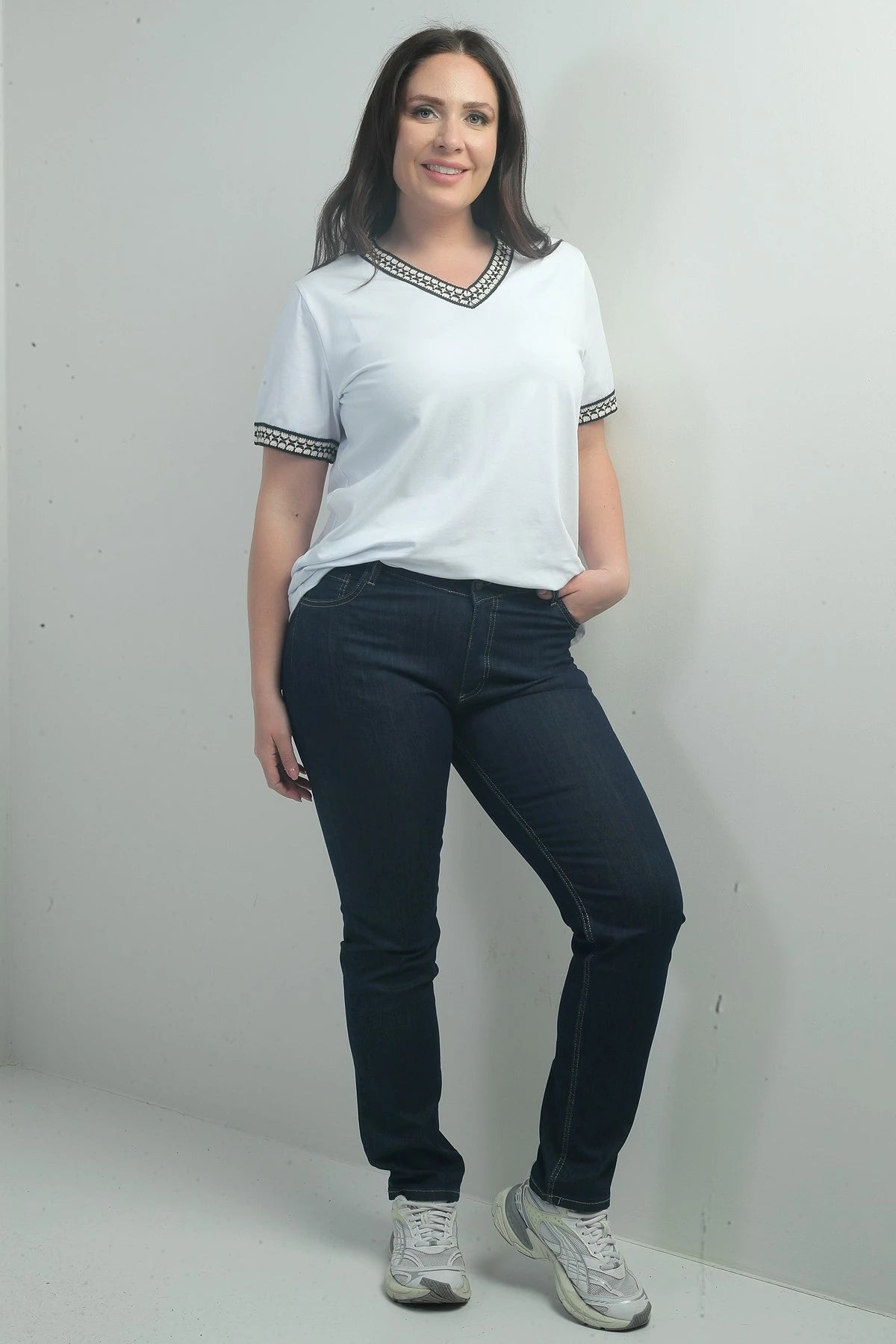 Image of Women's High Waist Straight Leg Plus Size Stone Washed Jeans
