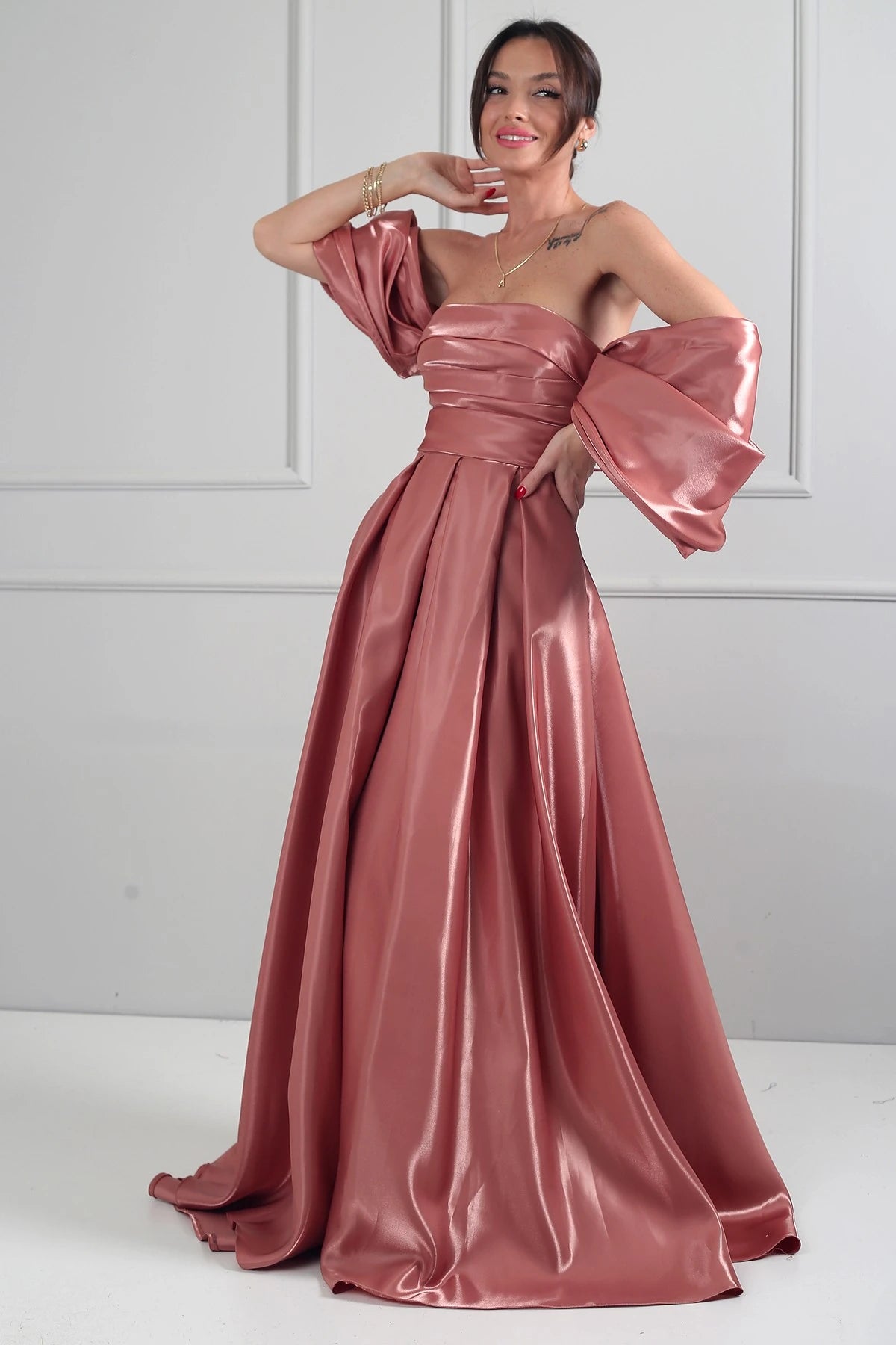 Image of Women's Strapless Balloon Sleeve Lined Pleated Pocket Taffeta Long Dress