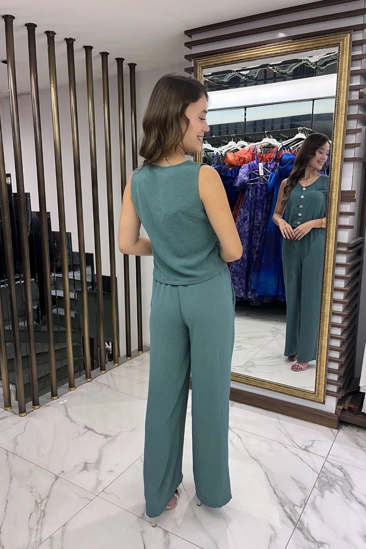 Image of Bluză pentru femei cu decolteu în V și nasturi în față, talie elastică, pantaloni palazzo cu buzunare, set de 2 piese Ayrobin