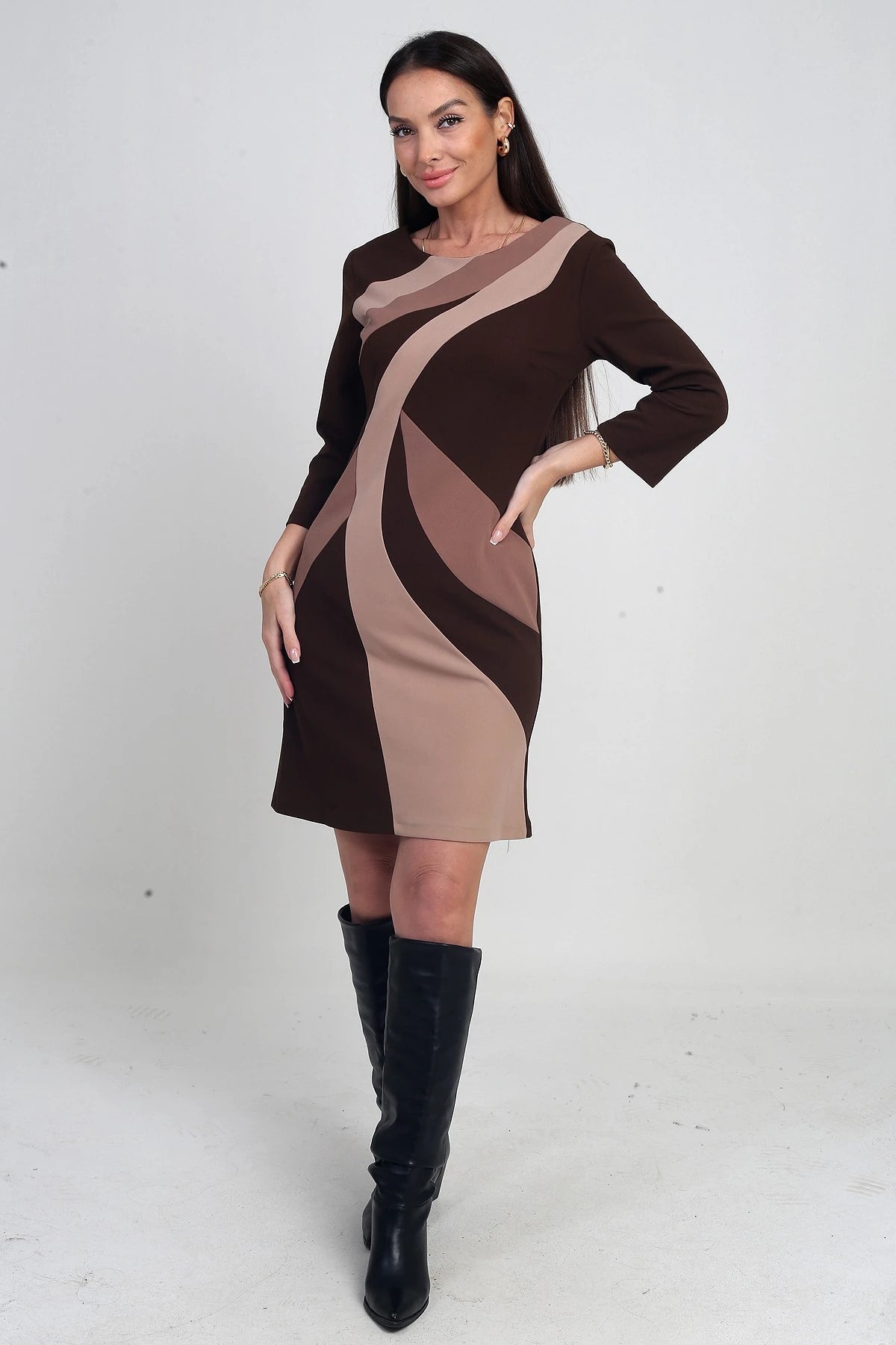 Image of Rochie scurtă din crep cu model geometric și căptușire pentru femei