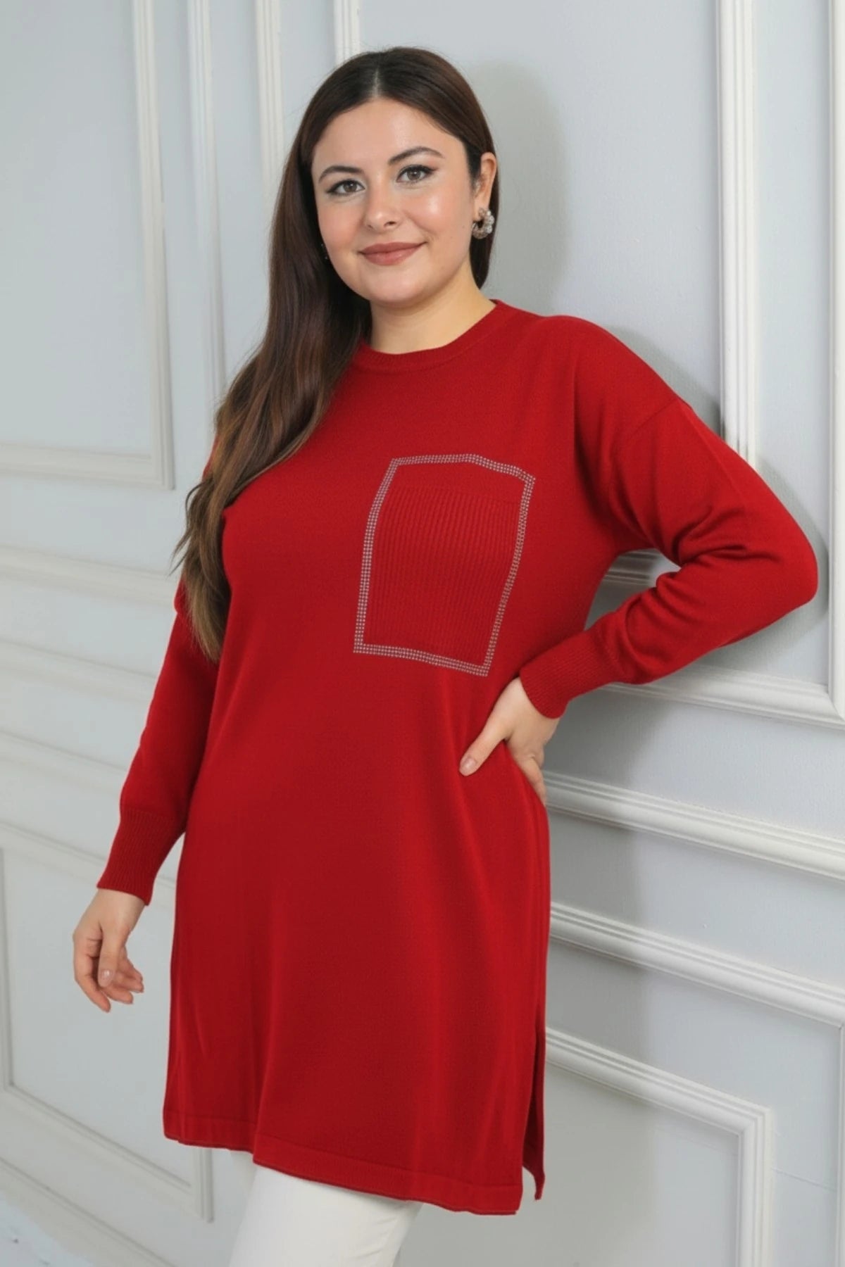 Image of Women's Plus Size Knitted Tunic Blouse with Single Front Pocket and Stone Print Detail