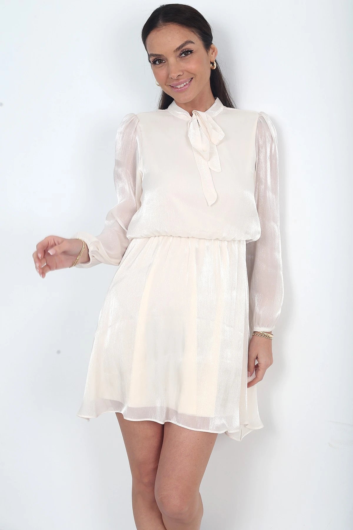 Image of Women's Short Dress with Lace-Up Collar, Lined, and Elastic Waist, Made of Chiffon and Satin.