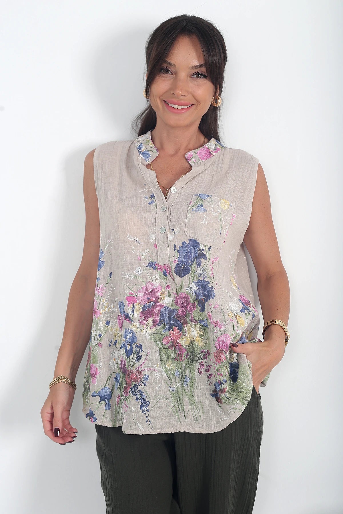 Image of Kadın İtalyan Cotton Sıfır Kol Çiçekli Tek Cepli Bluz