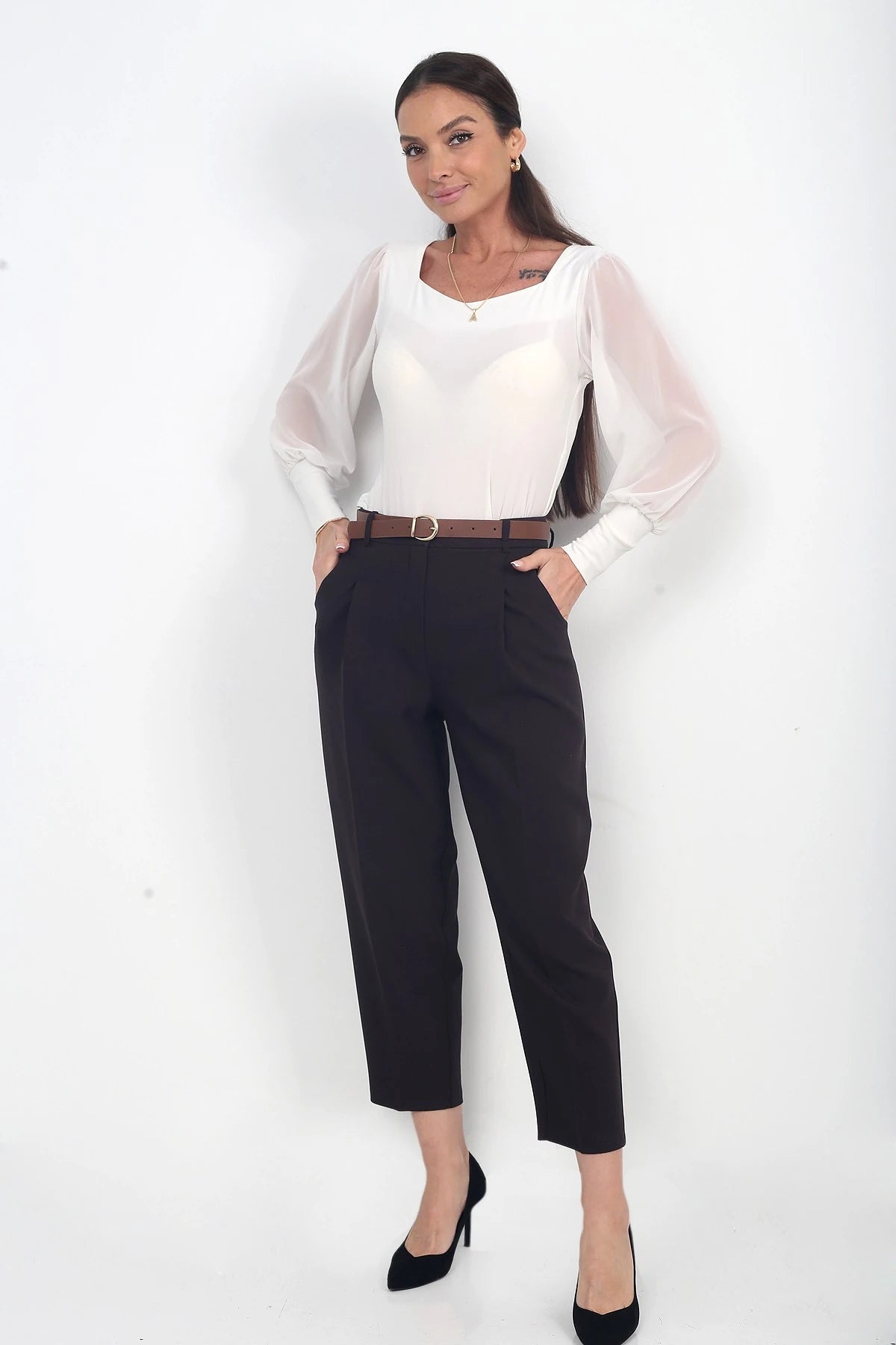 Image of Women's Pocketed Slim-Fit Pleated Ankle-Length Trousers