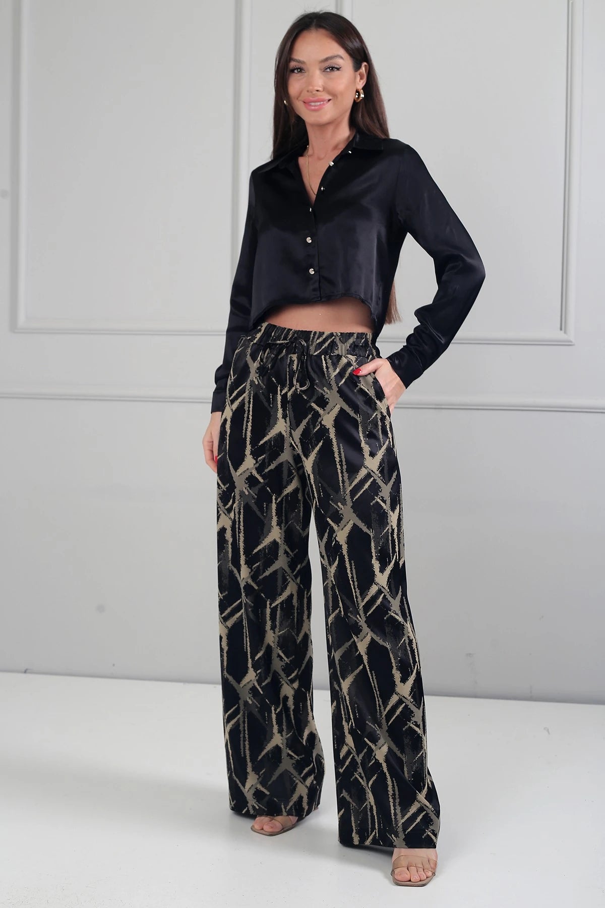 Image of Women's Elastic Waist, Pocketed, Abstract Geometric Patterned Palazzo Satin Trousers
