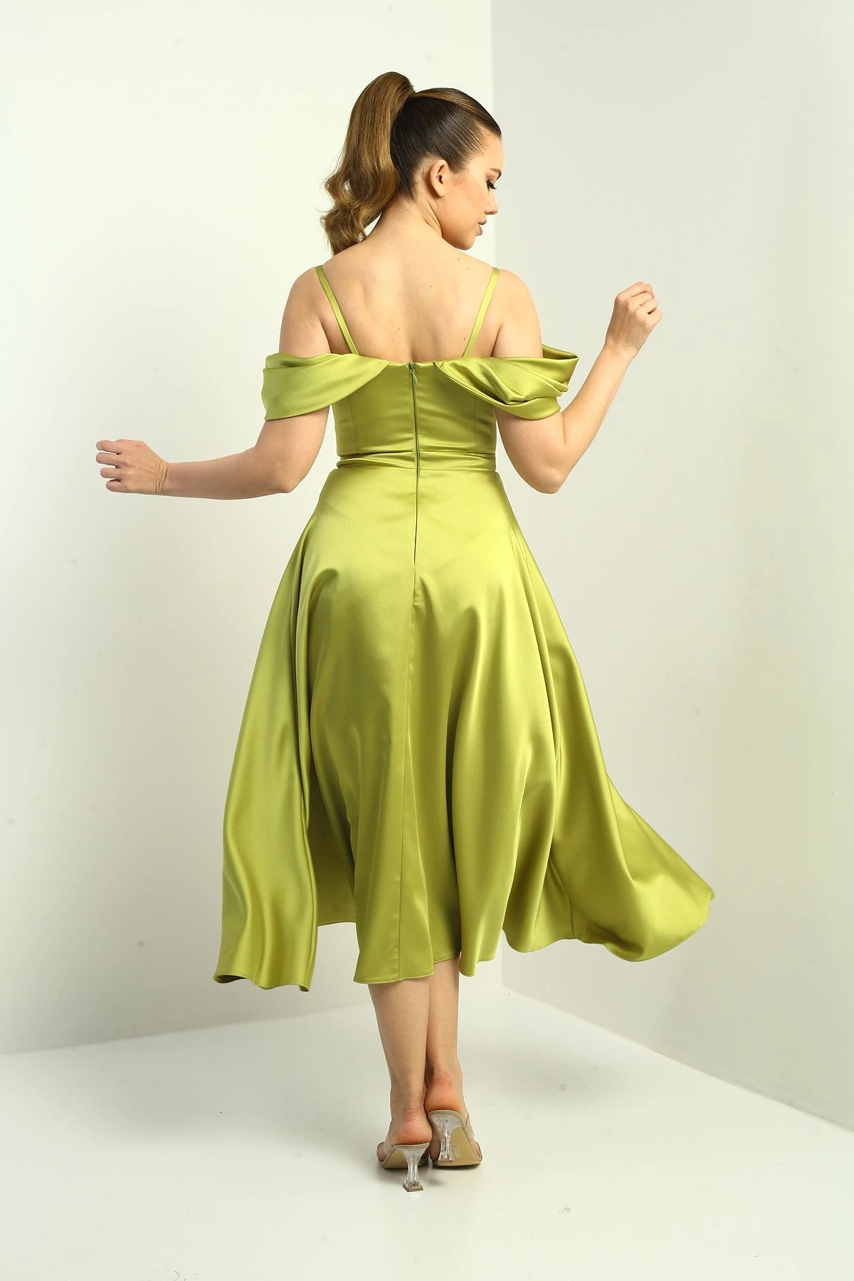 Image of Women's Strappy Dropped Sleeve Lined Pleated Satin Flared Long Dress