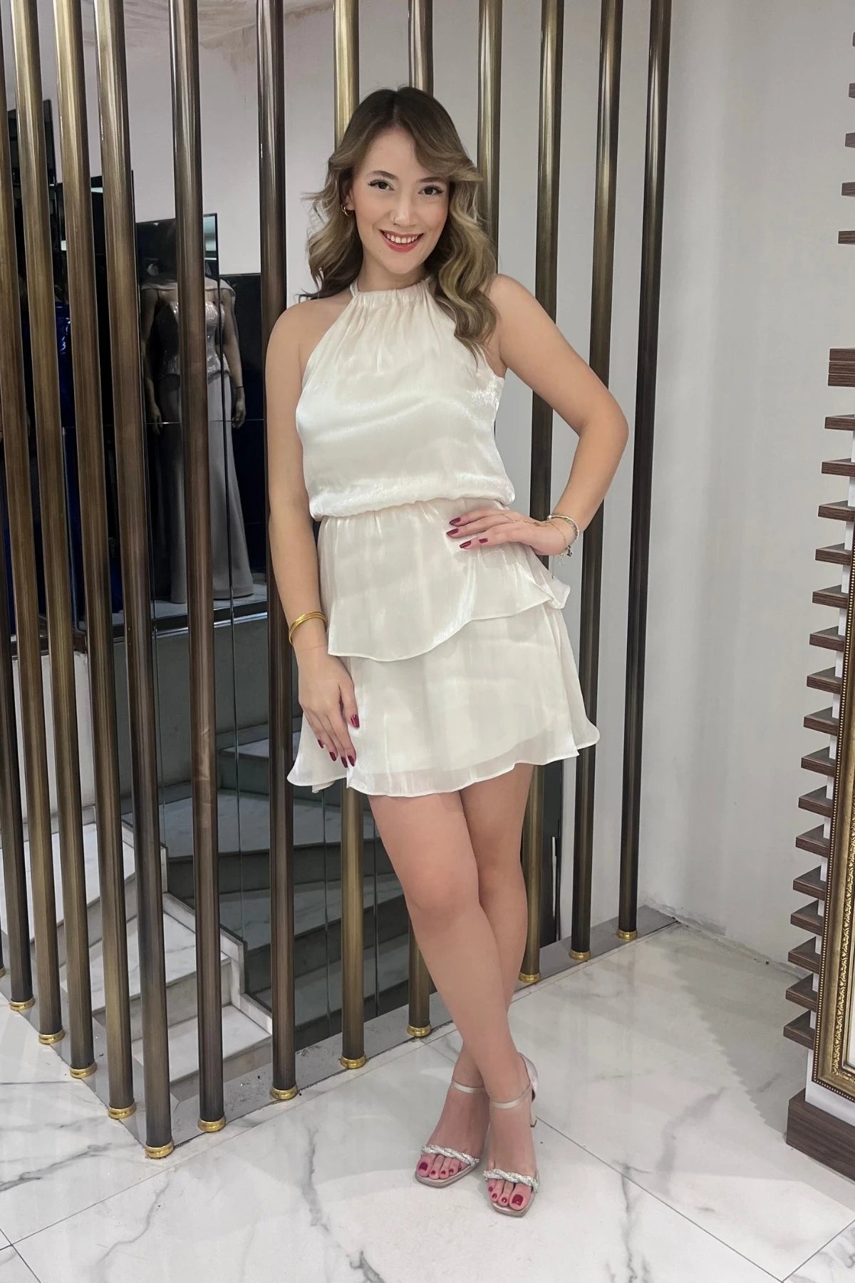 Image of Rochie scurtă din satin pentru femei, cu decolteu halter, căptușită, stratificată, cu volane