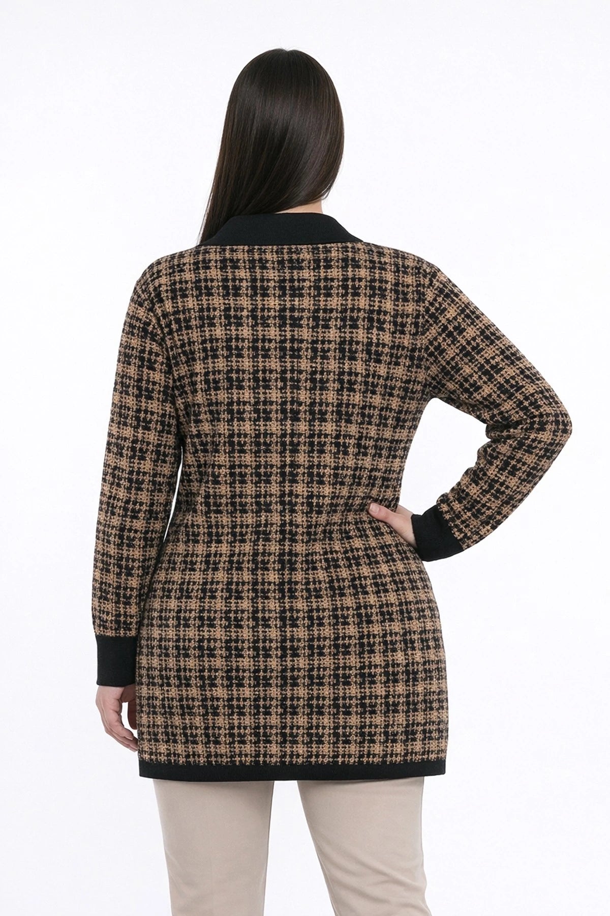 Image of Women's Button-Front, Double-Pocket, Patterned, Glittery Plus Size Cardigan
