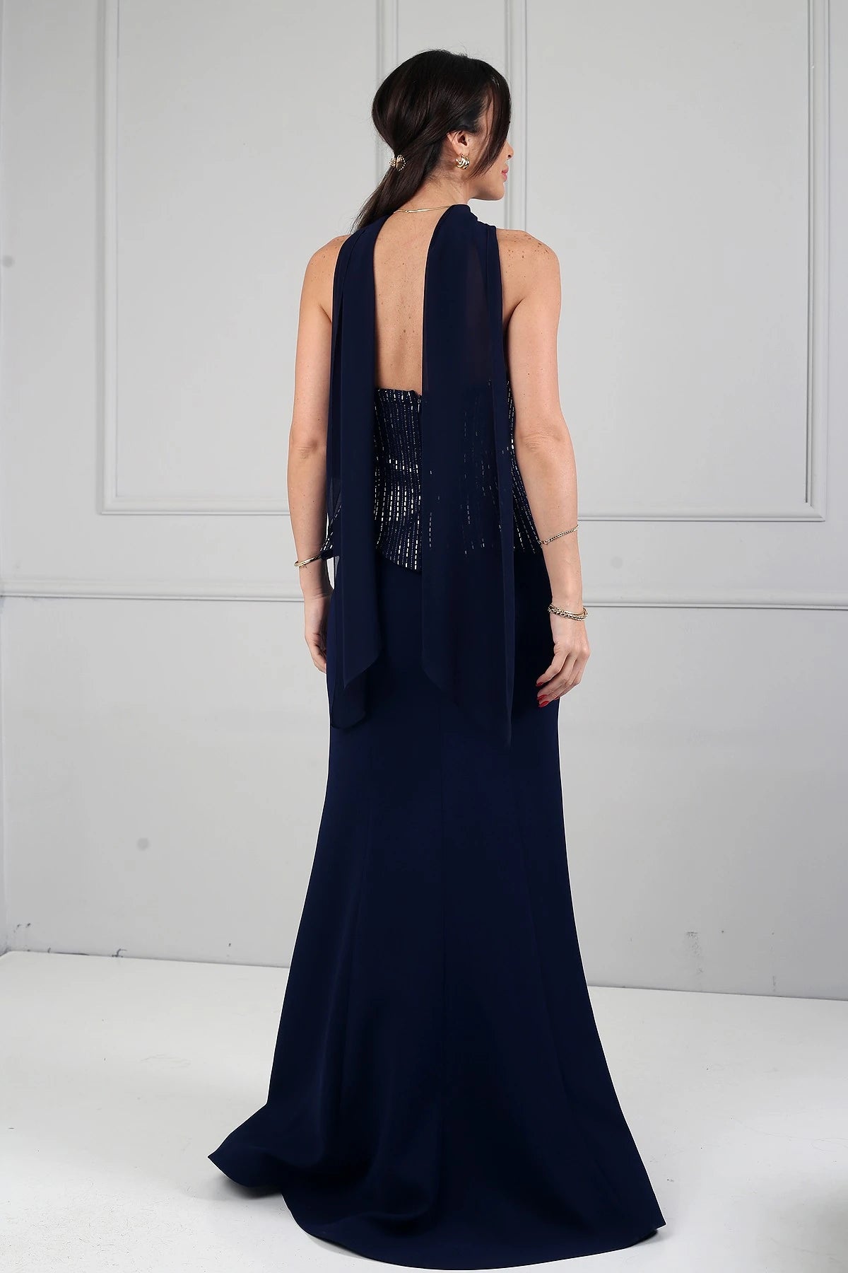 Image of Rochie de sirenă din crep cu decolteu fără bretele, cu armătură, decorațiuni cu pietre și căptușeală