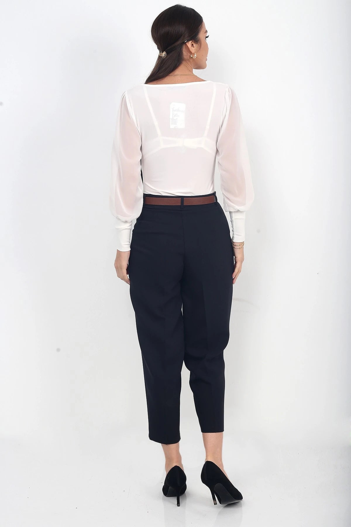 Image of Women's Pocketed Slim-Fit Pleated Ankle-Length Trousers