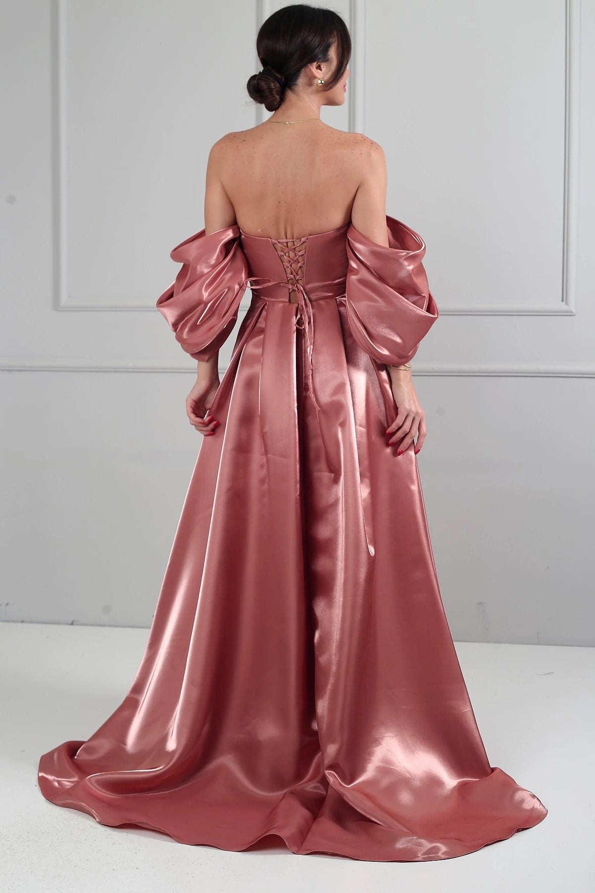 Image of Women's Strapless Balloon Sleeve Lined Pleated Pocket Taffeta Long Dress