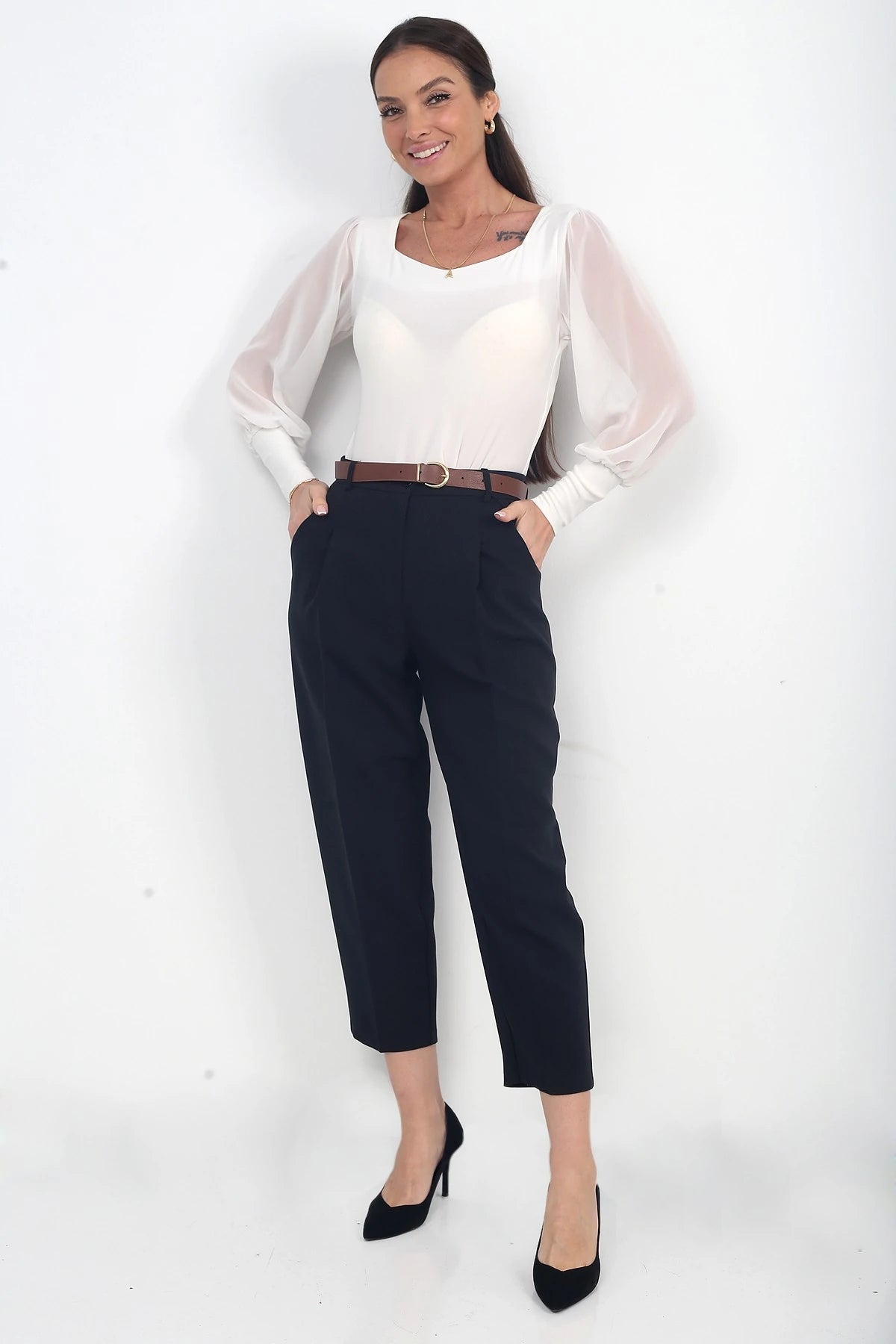 Image of Women's Pocketed Slim-Fit Pleated Ankle-Length Trousers