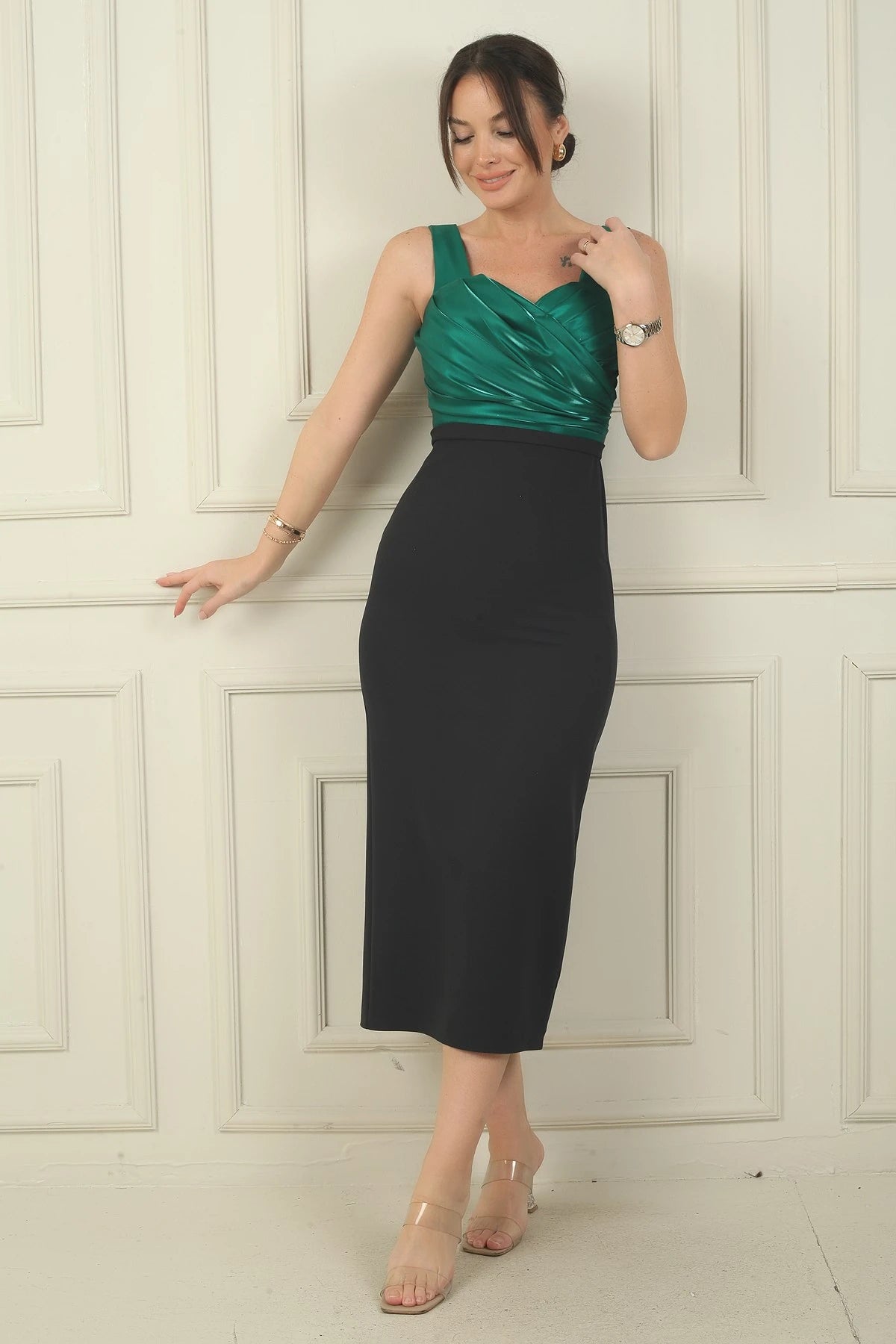 Image of Rochie lungă Chanel din crep satinat gros și căptușit cu bretele