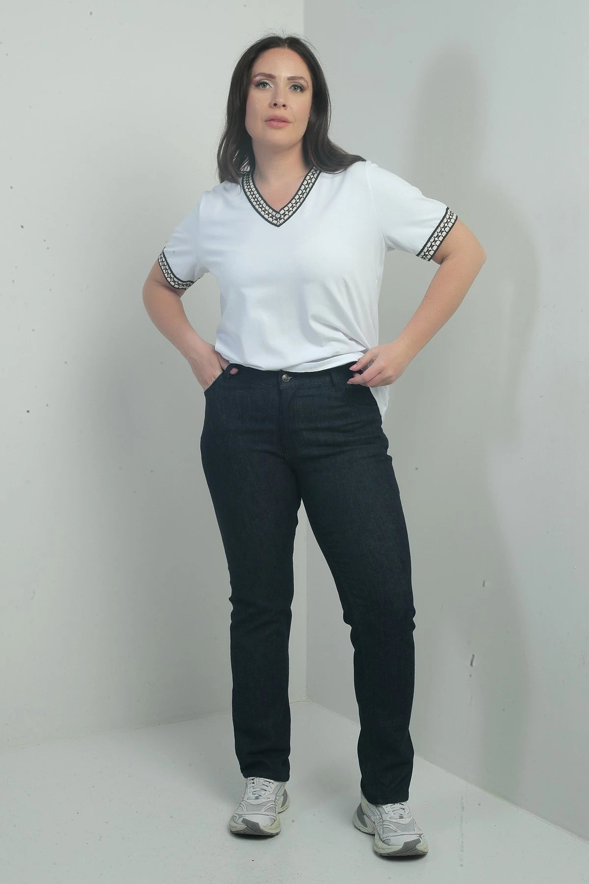 Image of Kadın Yüksek Bel Boru Paça Likralı Büyük Beden Kot Pantolon