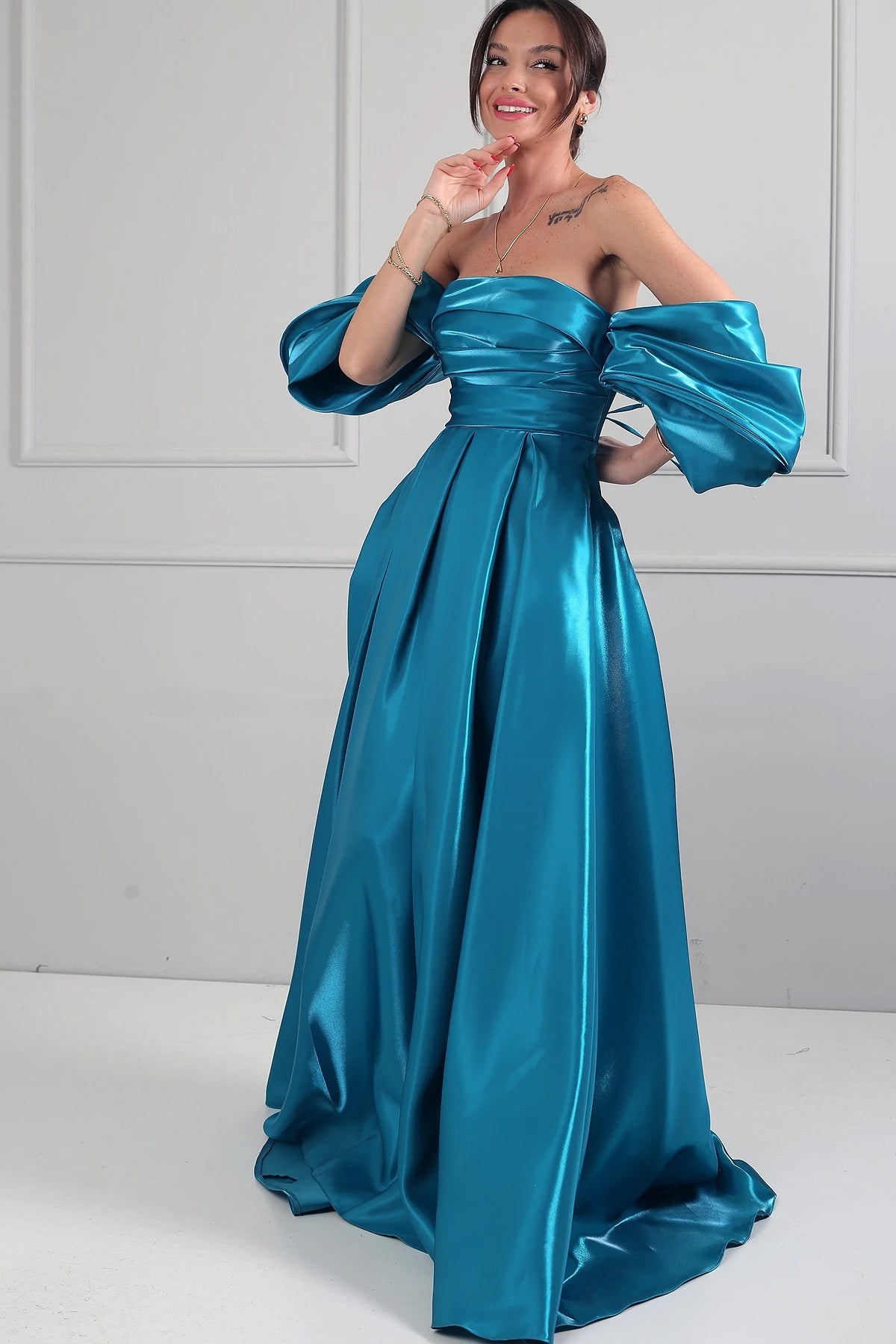 Image of Women's Strapless Balloon Sleeve Lined Pleated Pocket Taffeta Long Dress