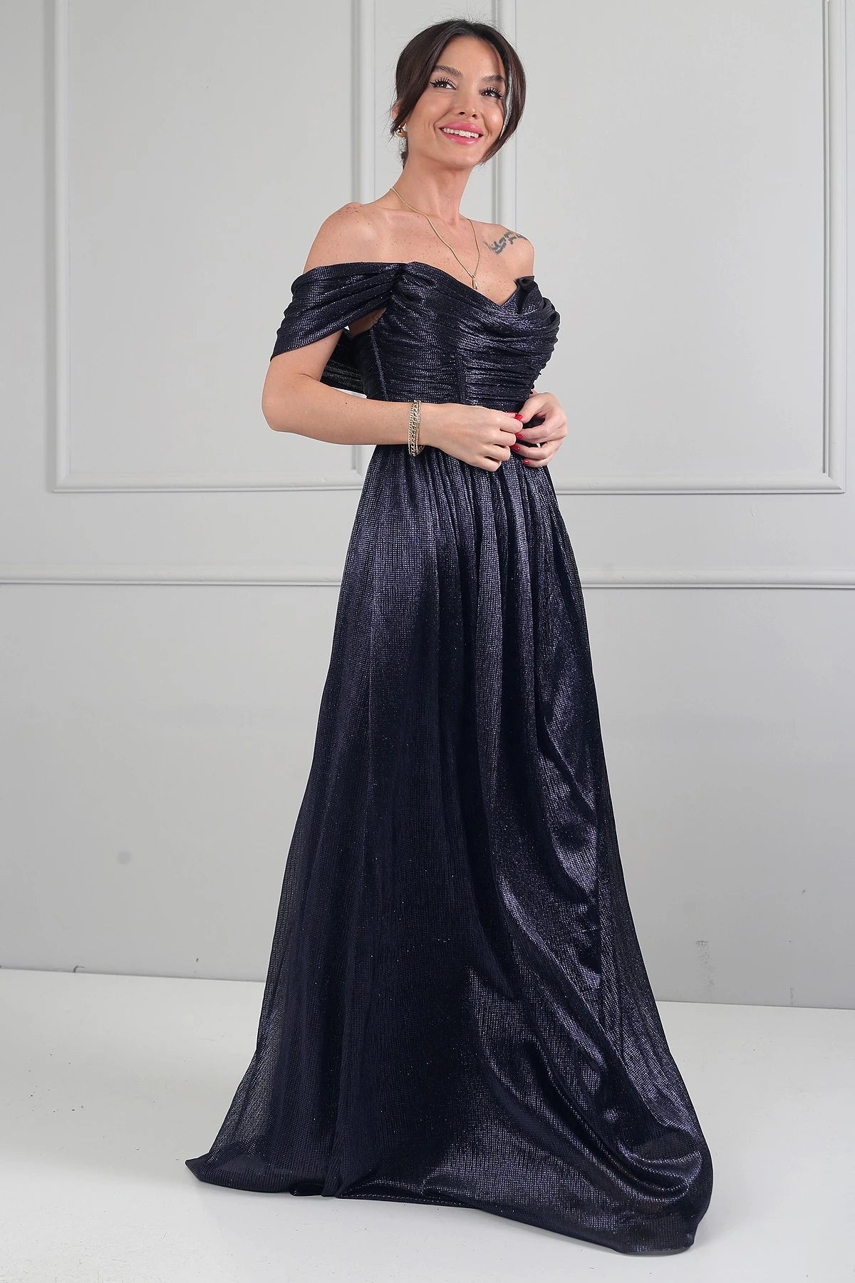 Image of Women's V-Neck Underwired Lined Wide-Spaced Pleated Long Dress