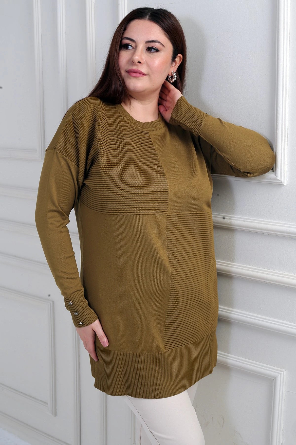 Image of Women's Plus Size Tunic Blouse with Button Detail on Sleeves
